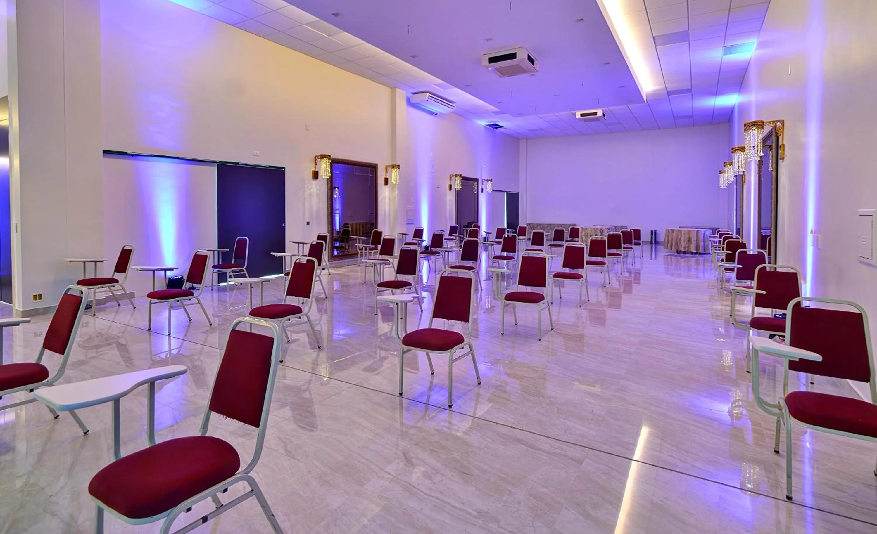 Meeting/conference room in Porto Minas Hotel e Convenções