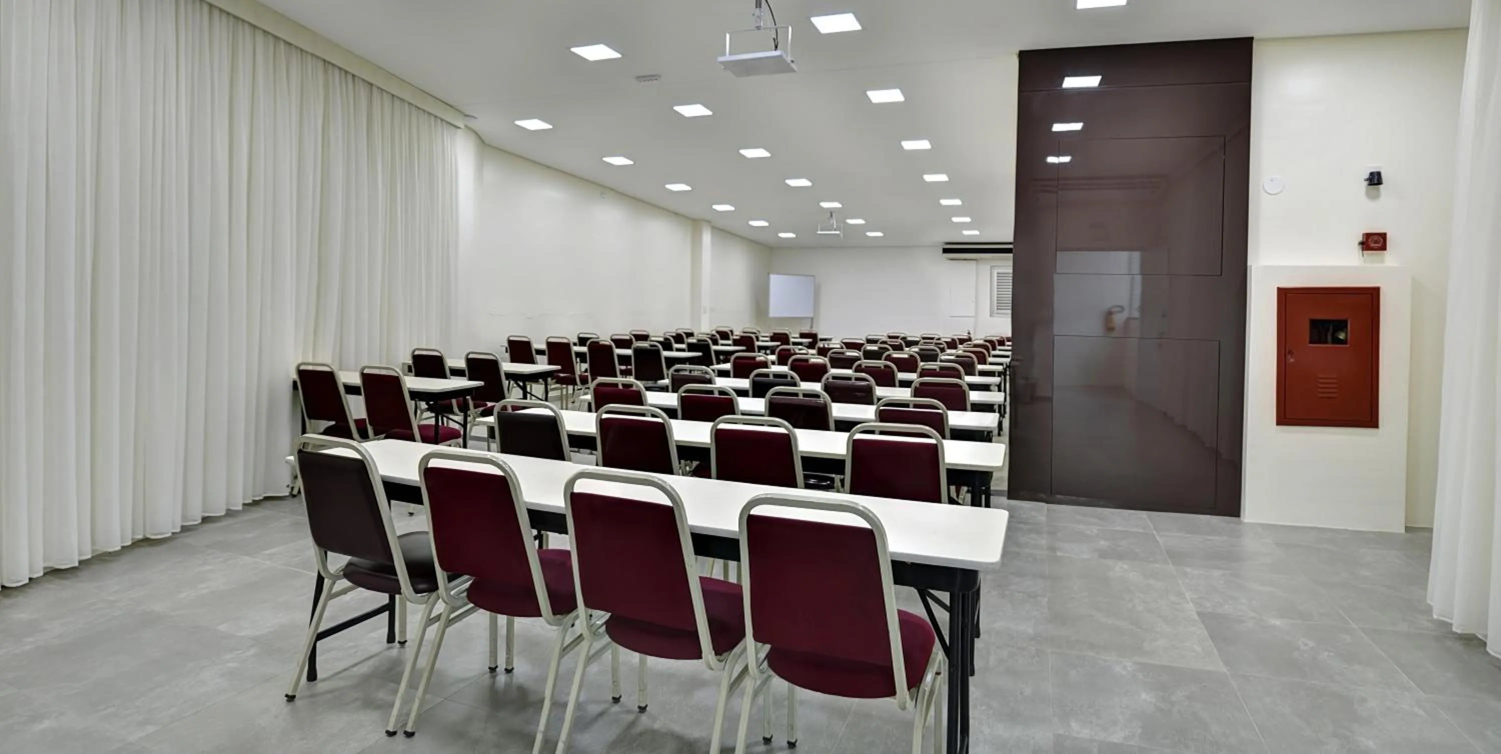 Business facilities in Porto Minas Hotel e Convenções