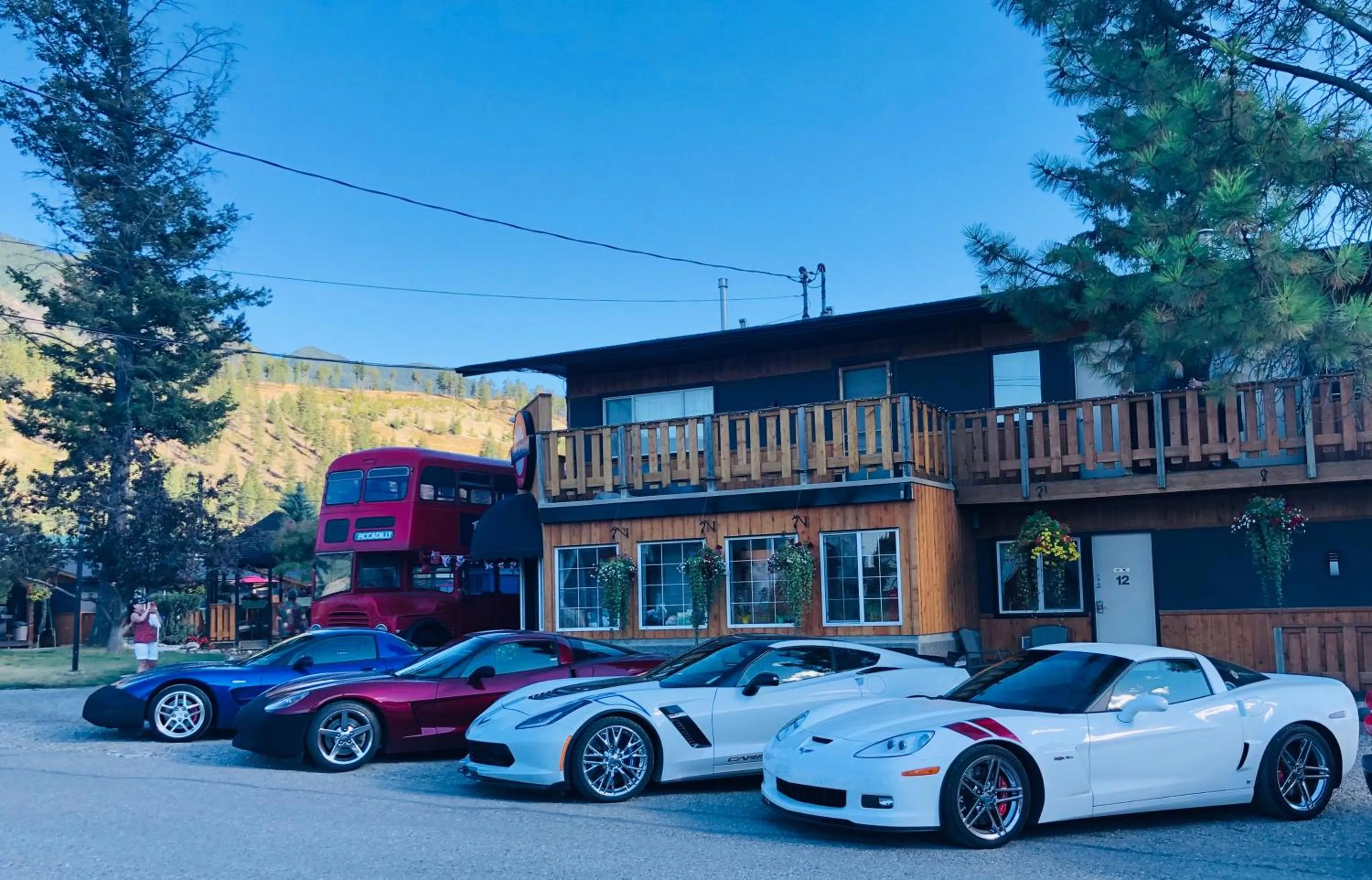 Property building in Piccadilly Motel