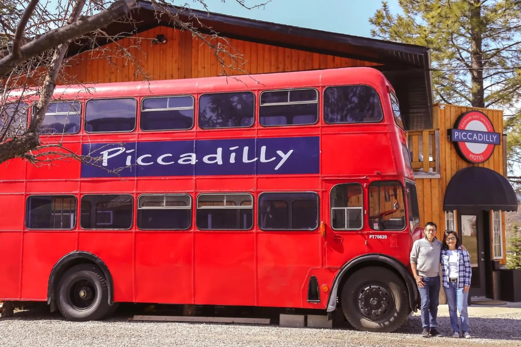 Facade/entrance in Piccadilly Motel