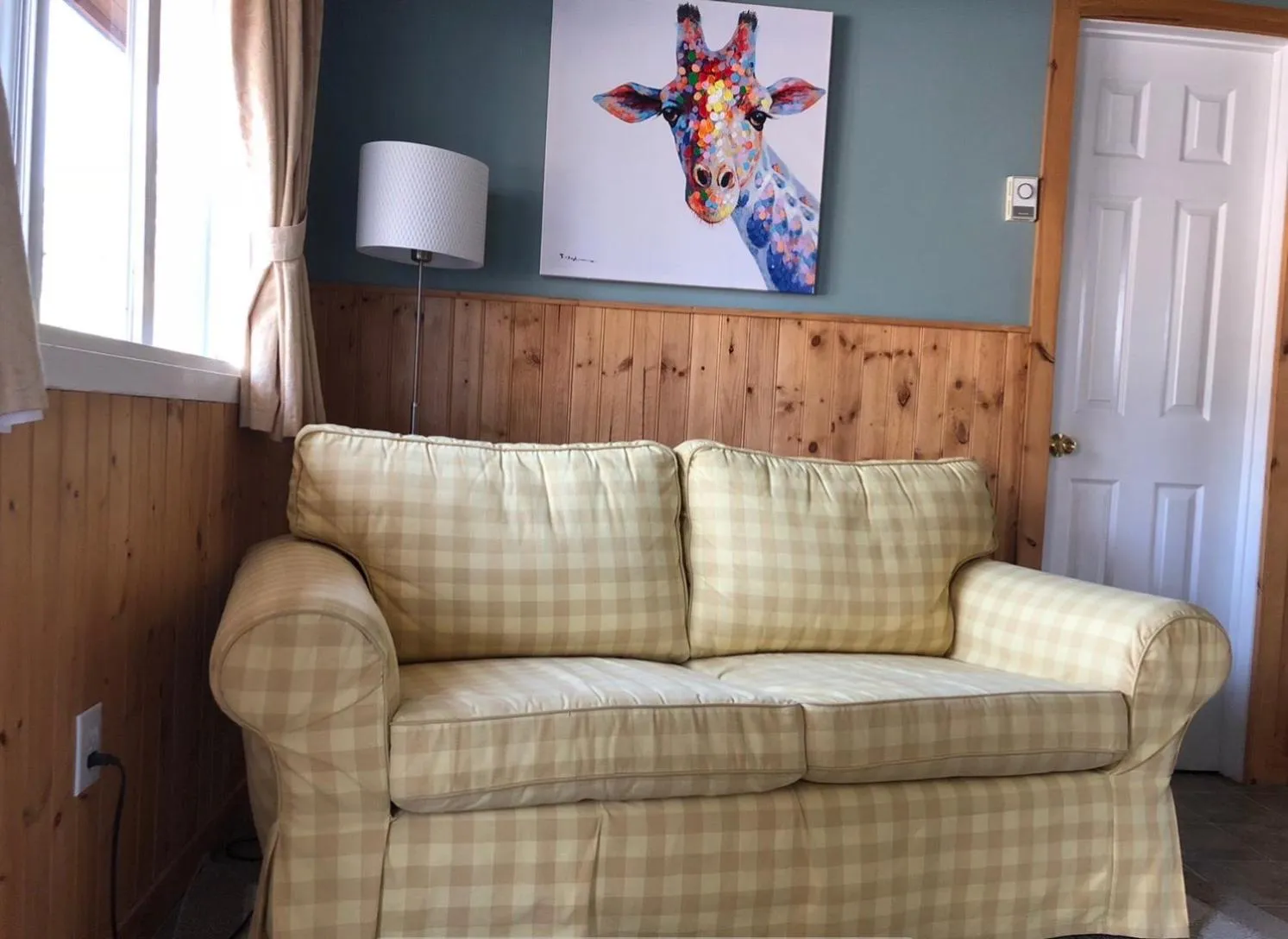 Seating area in Piccadilly Motel