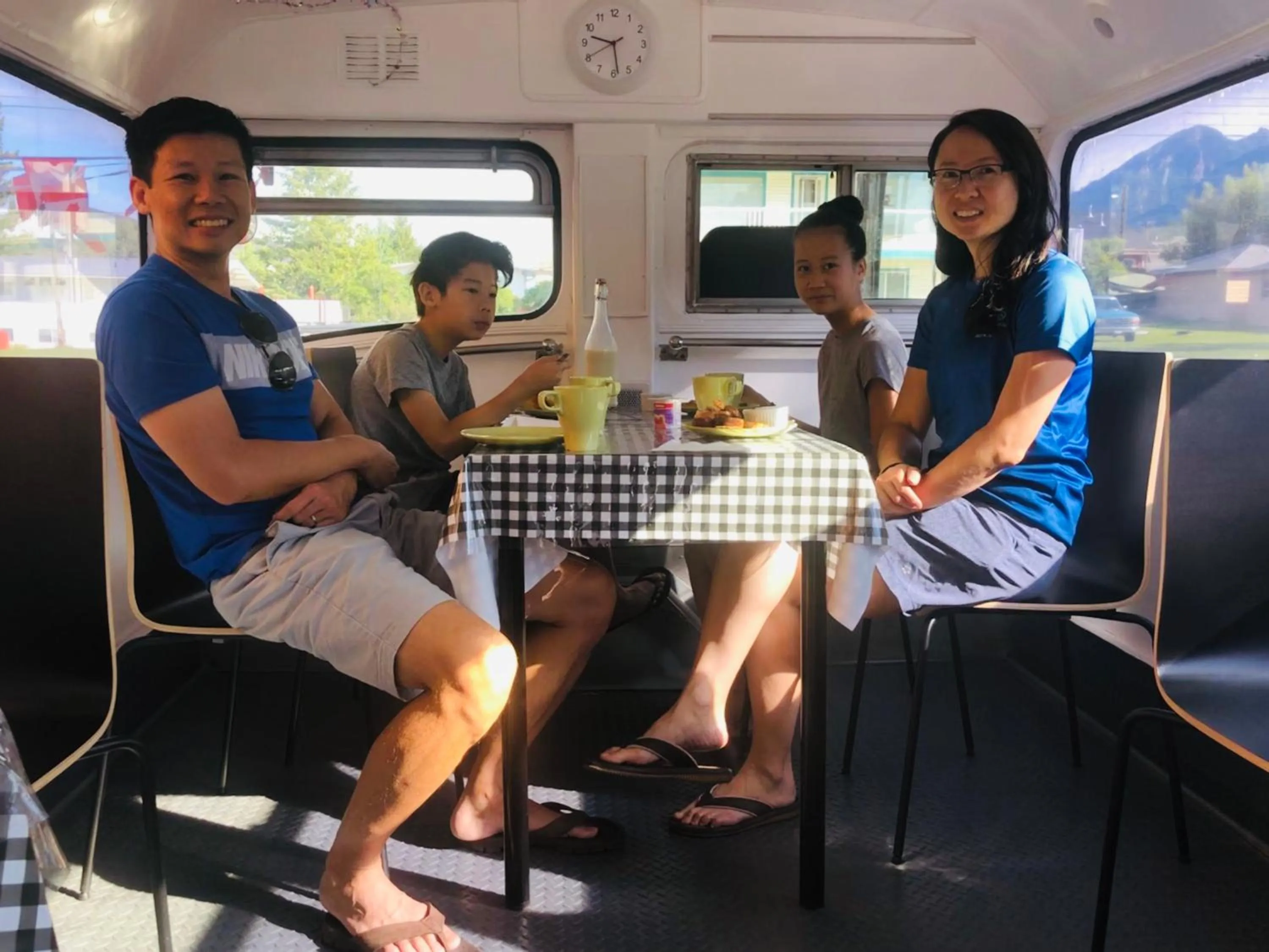 Breakfast in Piccadilly Motel