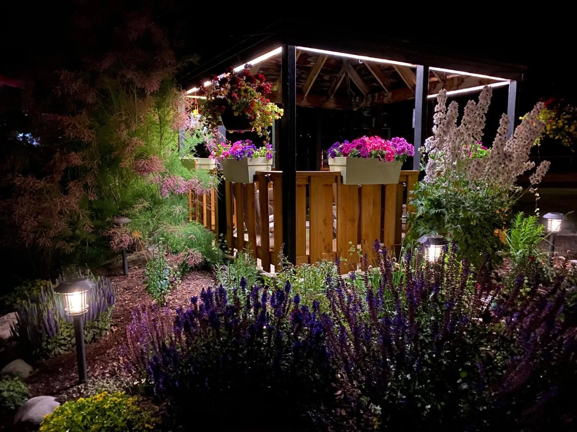 Garden in Piccadilly Motel