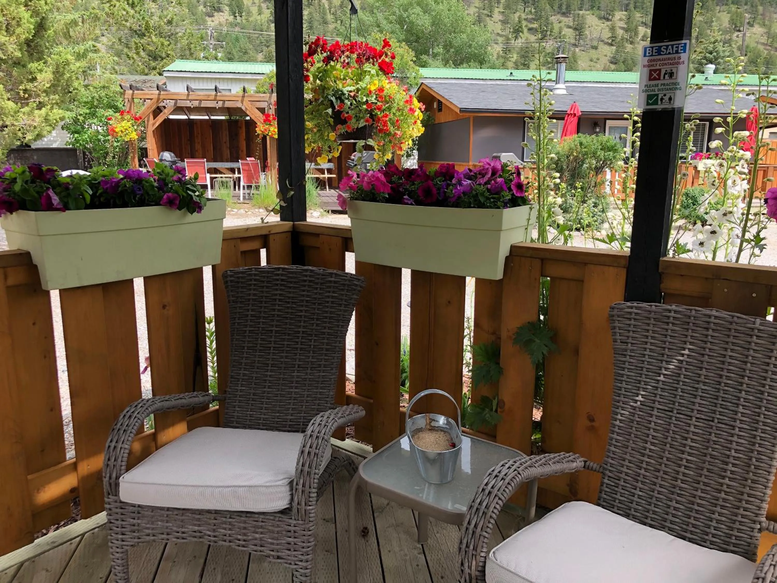 Property building in Piccadilly Motel