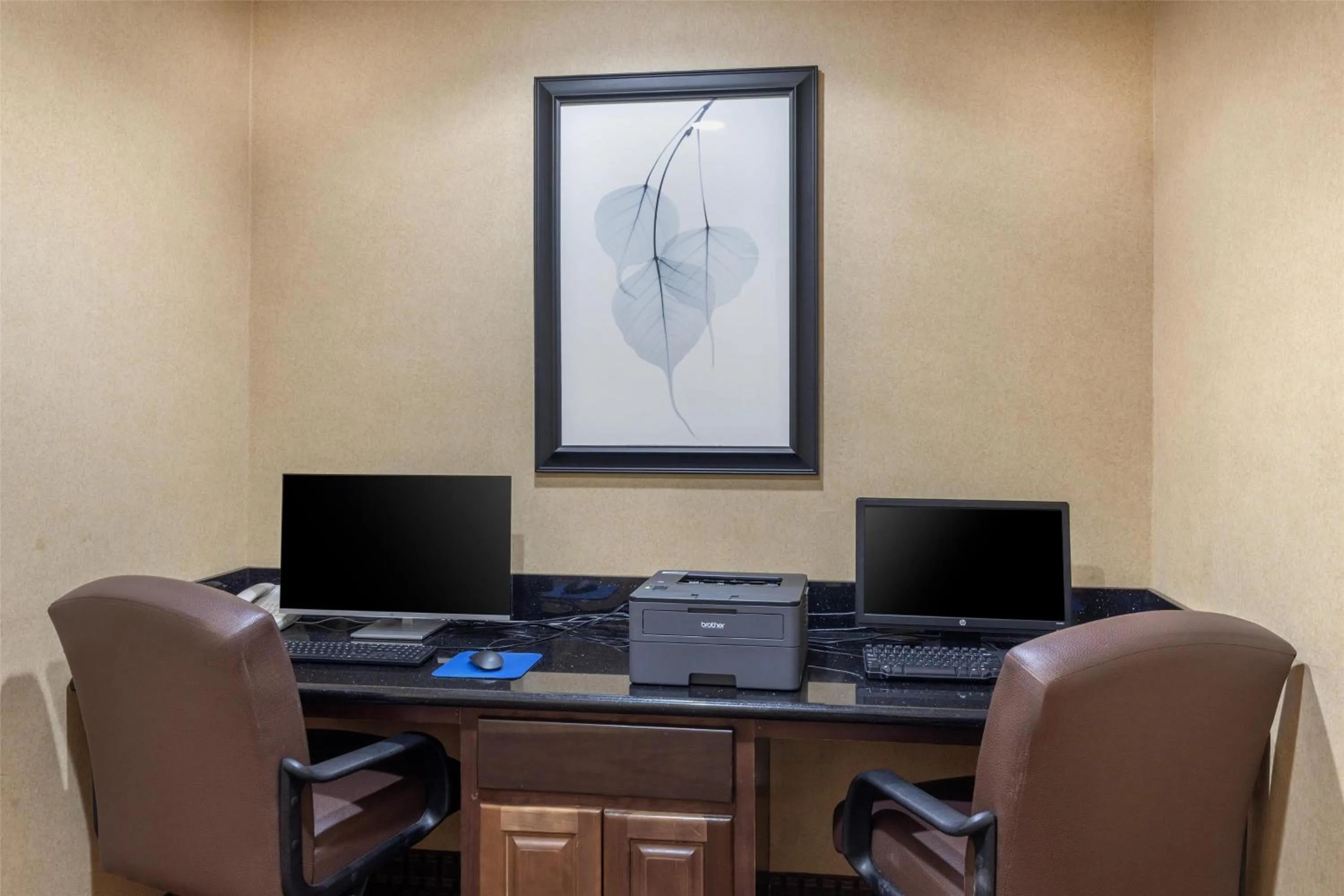 Business facilities in Best Western Bastrop Pines Inn