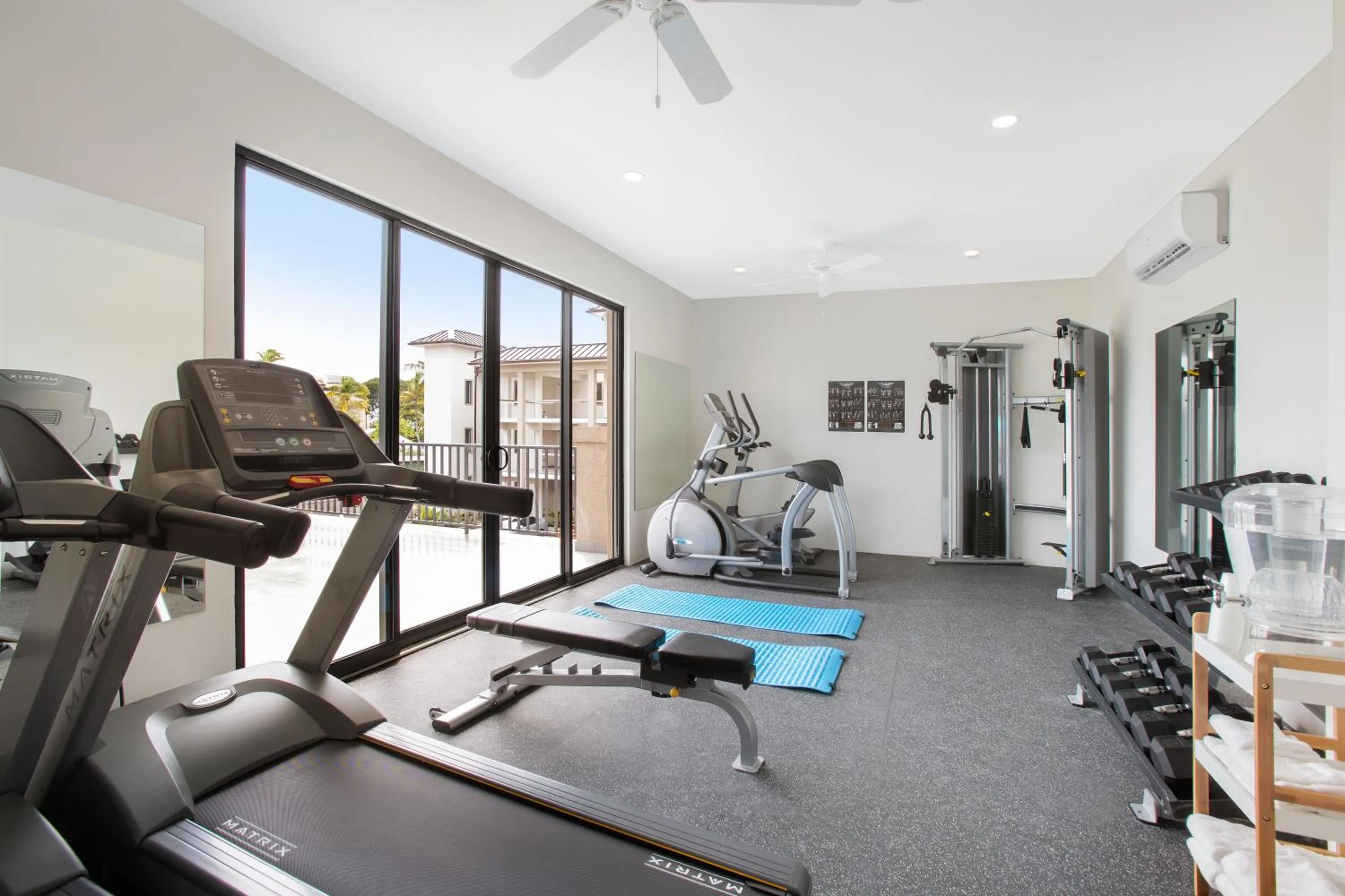 Fitness centre/facilities in Beach View Hotel