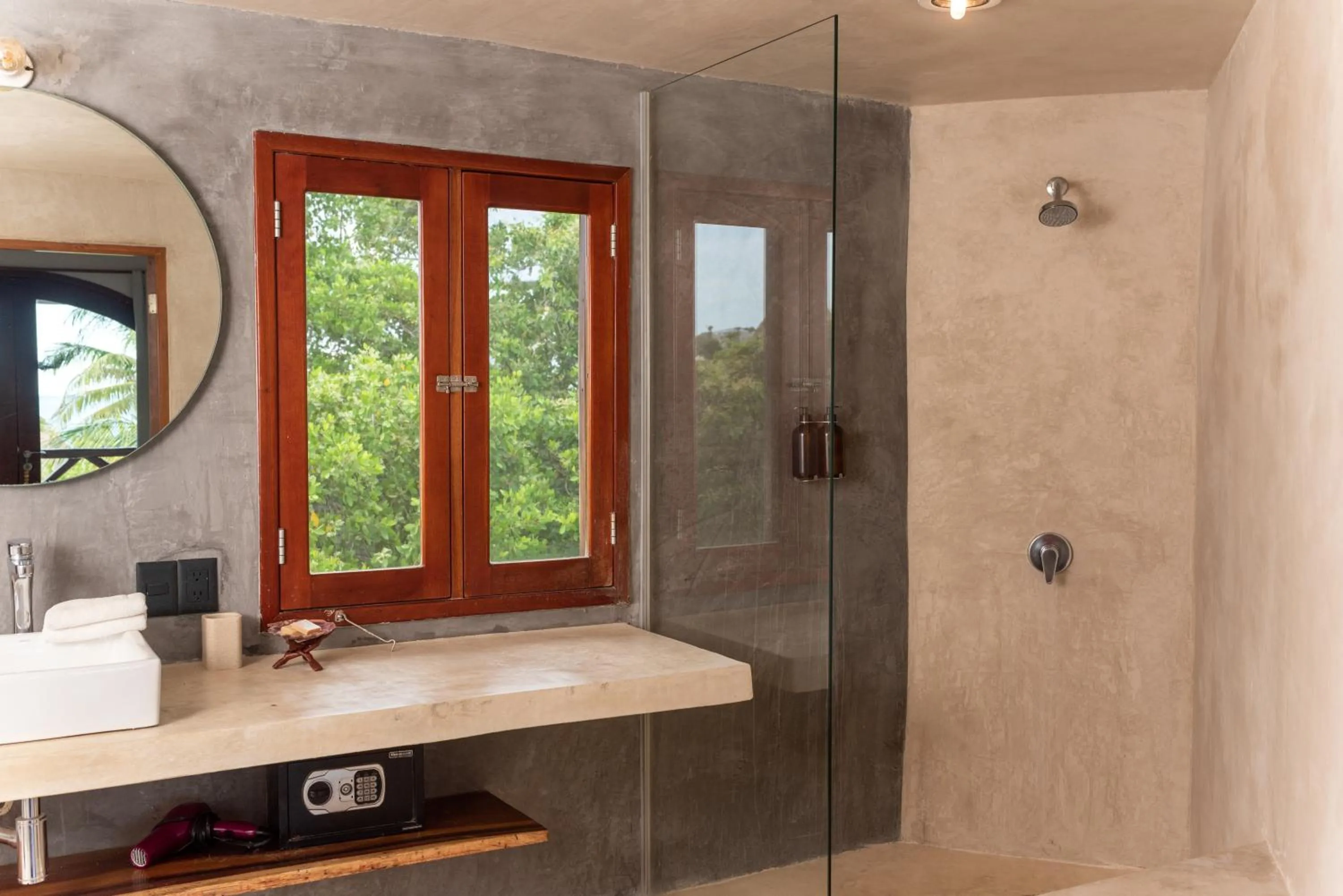 Shower in Casa Takywara