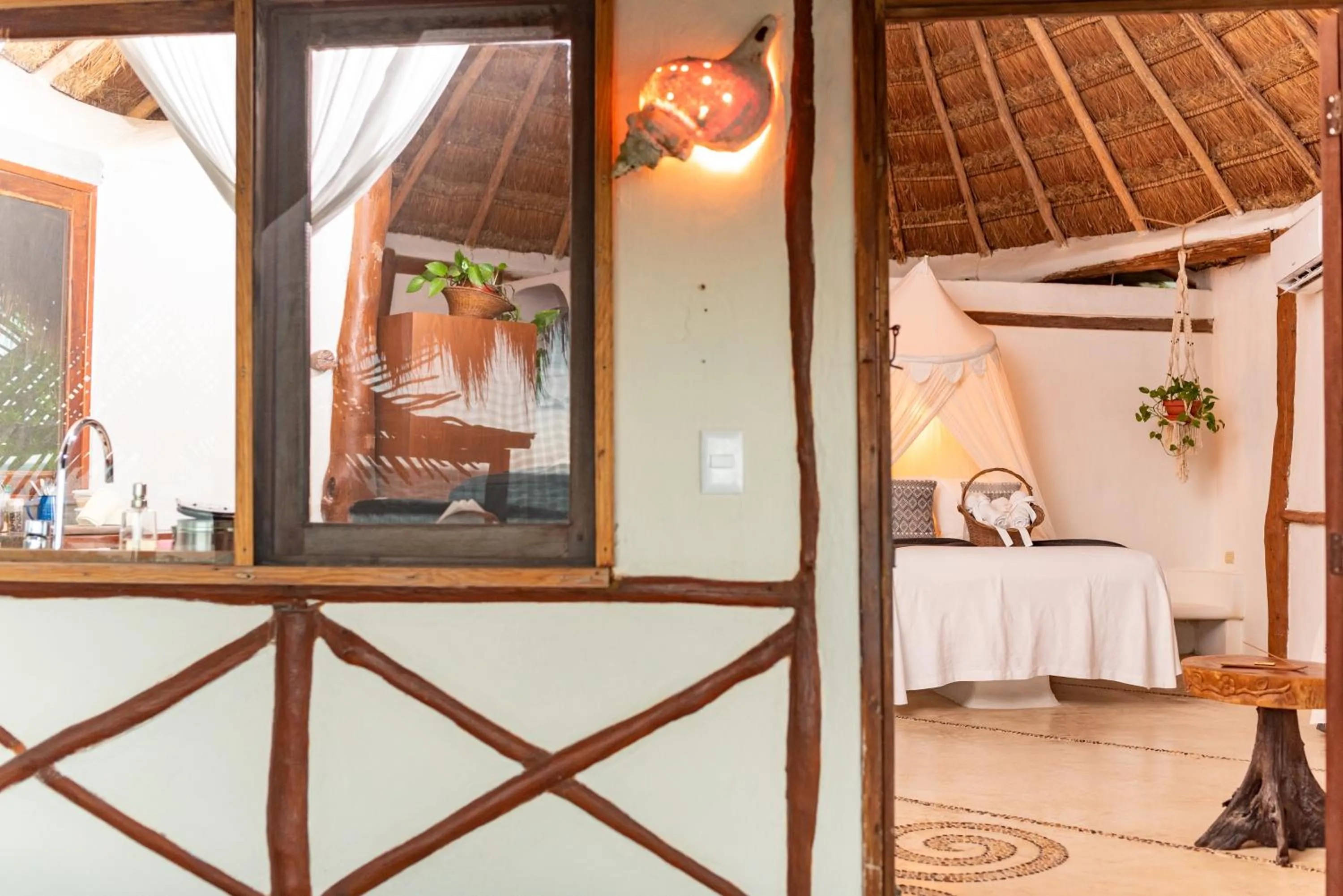 Photo of the whole room in Casa Takywara