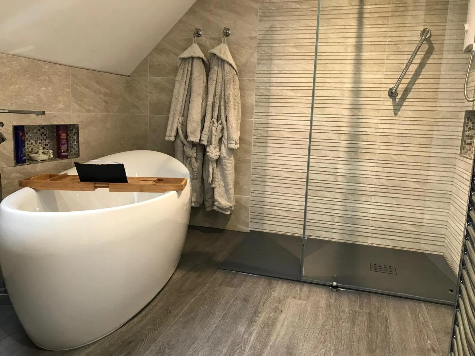 Bathroom in Lon y Traeth Bed & Breakfast