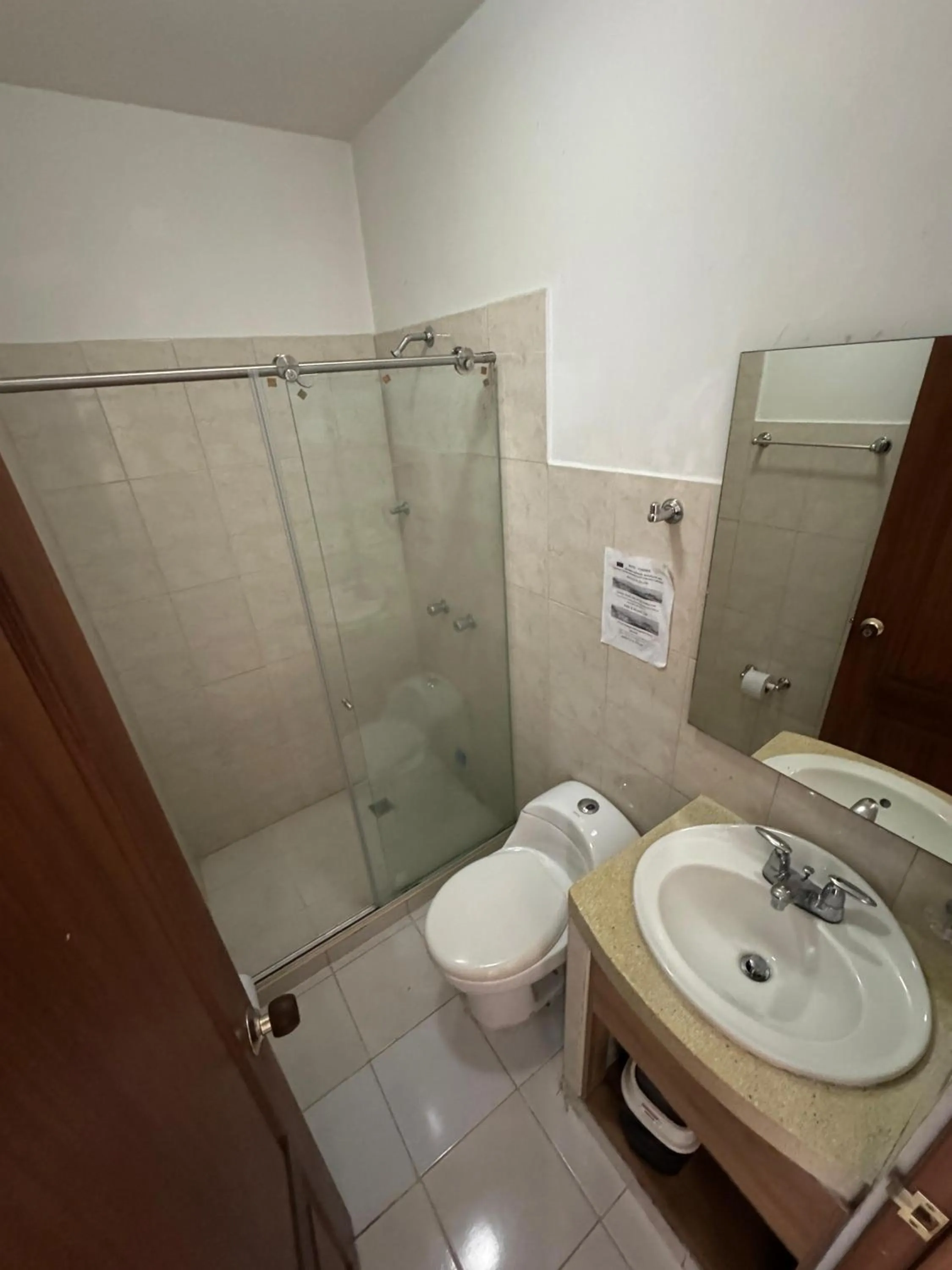 Shower in Hotel Condina Pereira