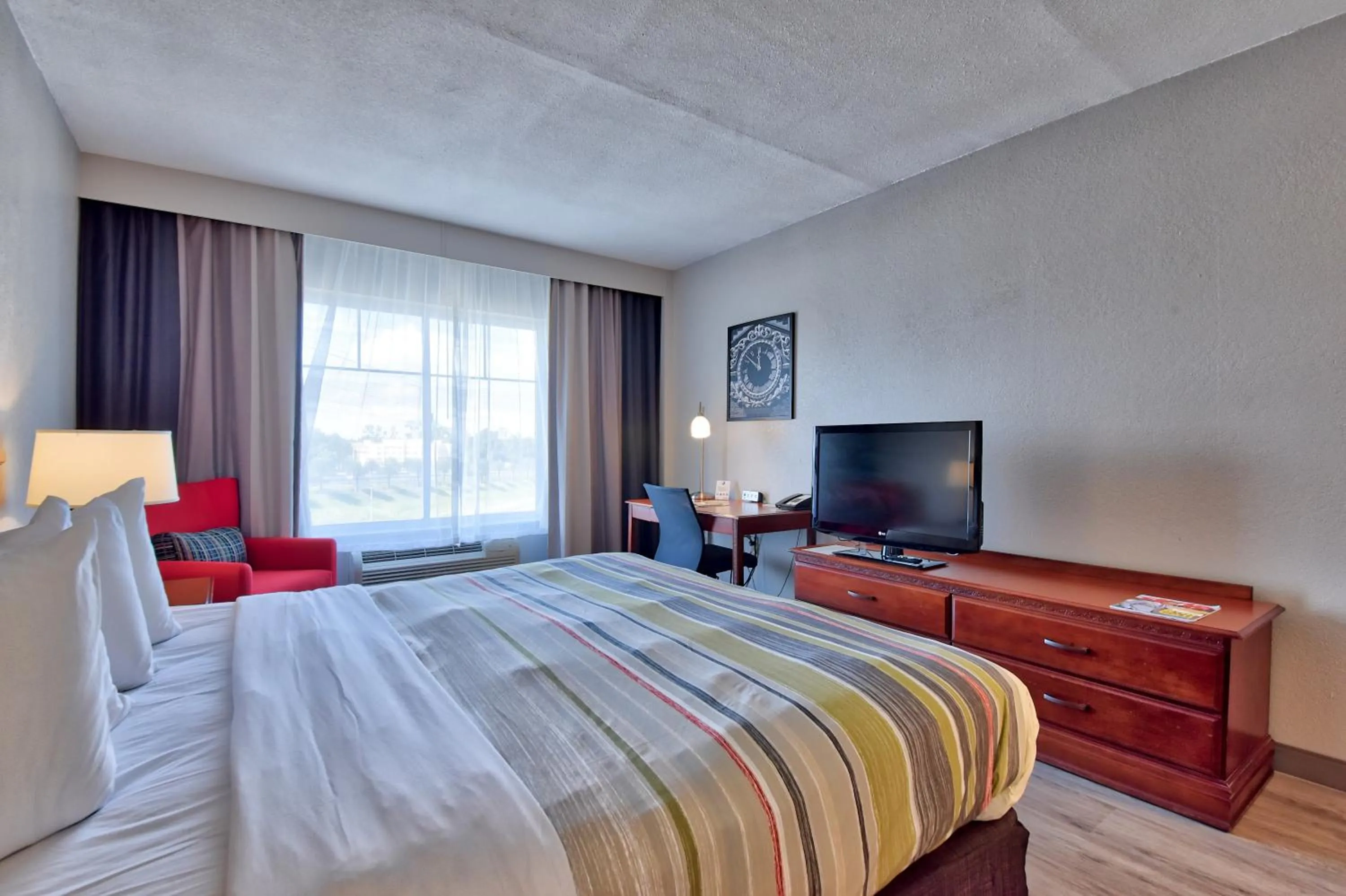 Bed in Country Inn & Suites by Radisson, Ocala Southwest