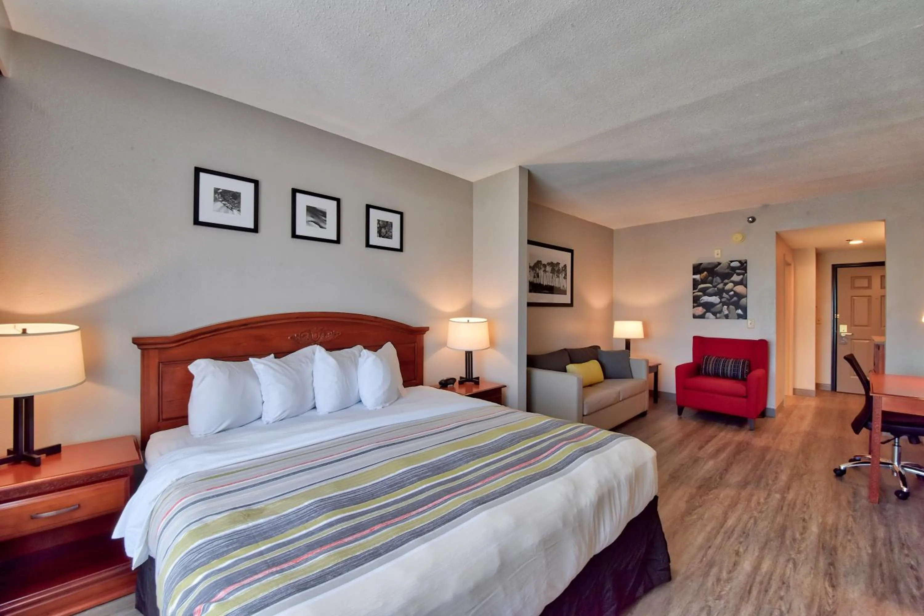 Bed in Country Inn & Suites by Radisson, Ocala Southwest