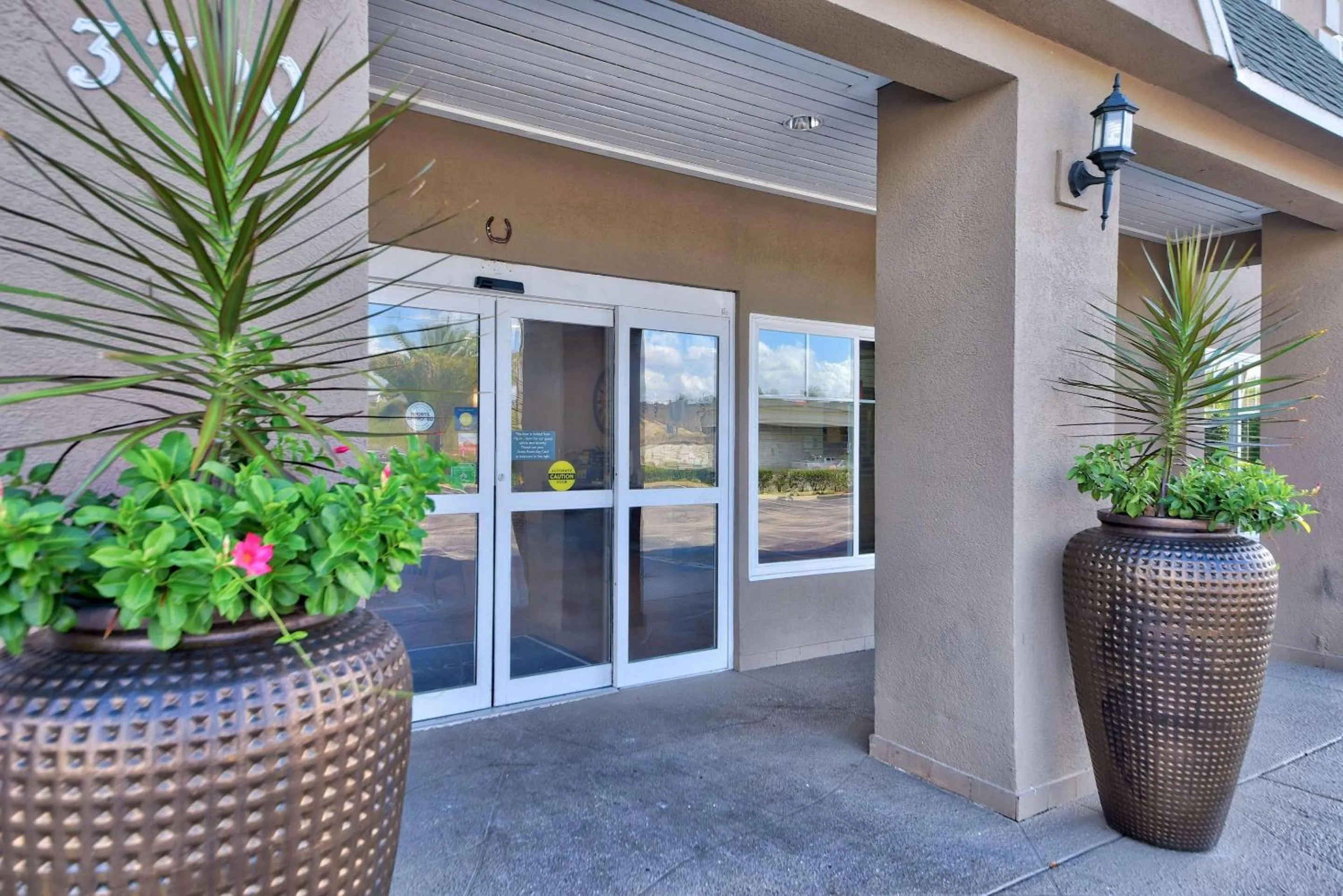 Property building in Country Inn & Suites by Radisson, Ocala Southwest
