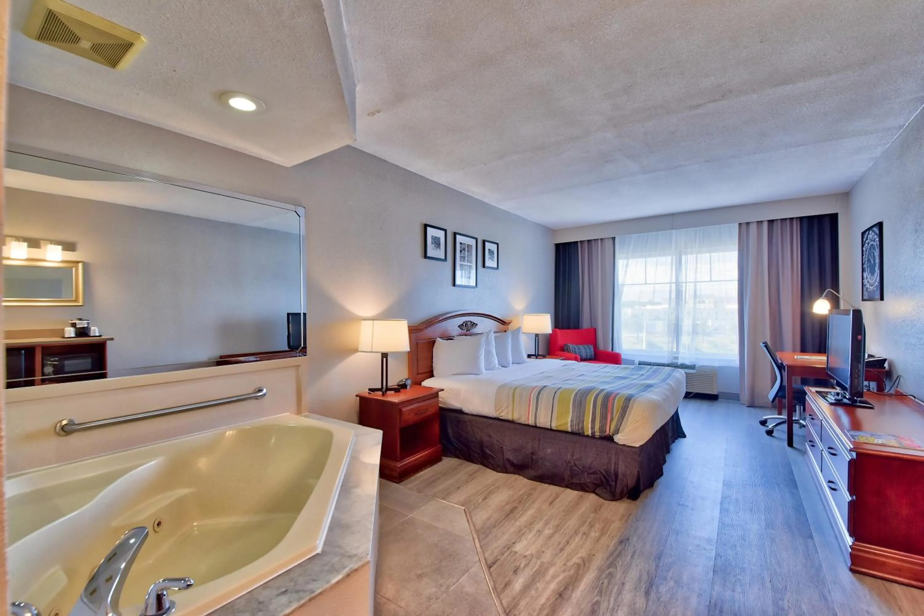 Bed in Country Inn & Suites by Radisson, Ocala Southwest