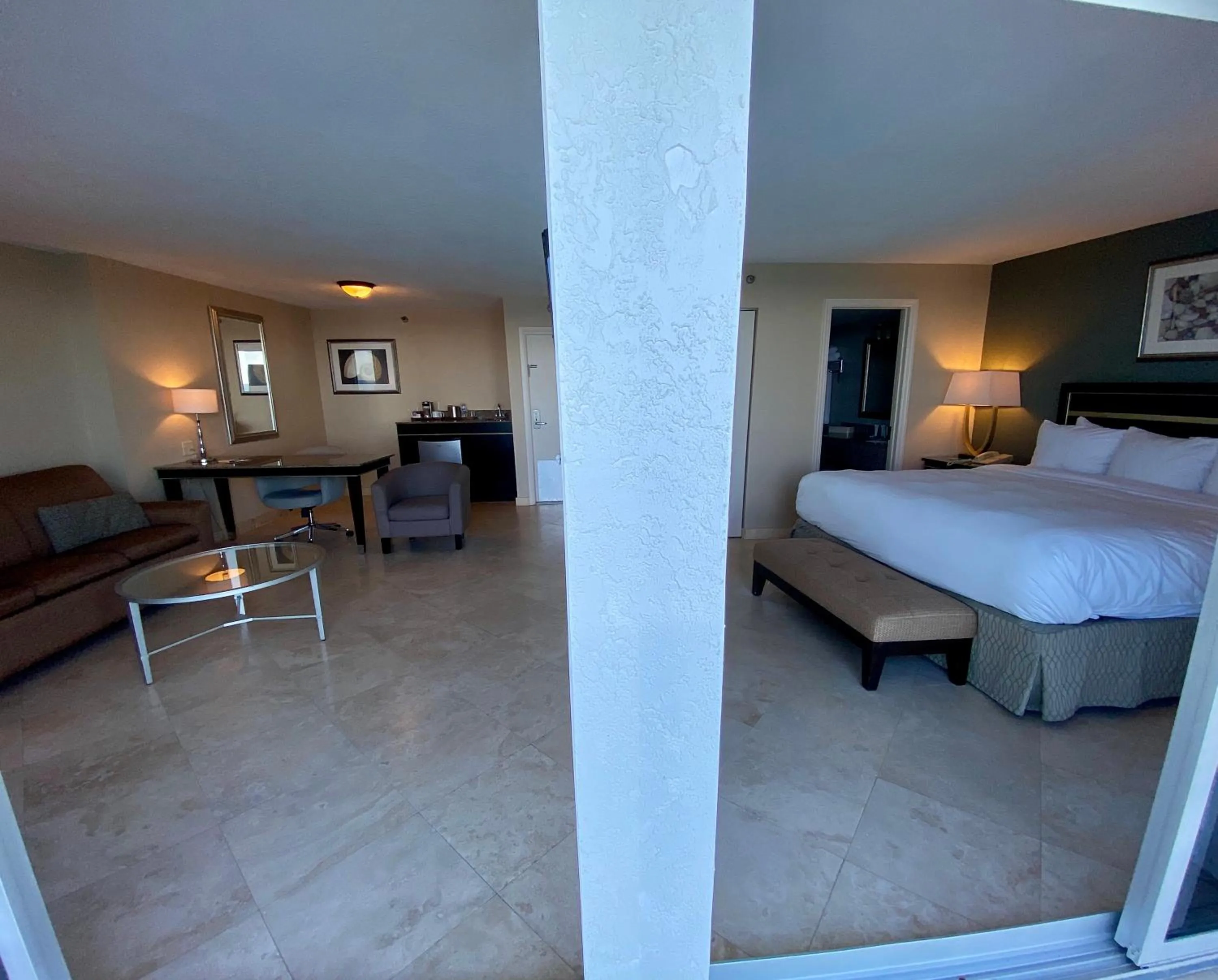 Photo of the whole room, Bed in Radisson Suite Hotel Oceanfront