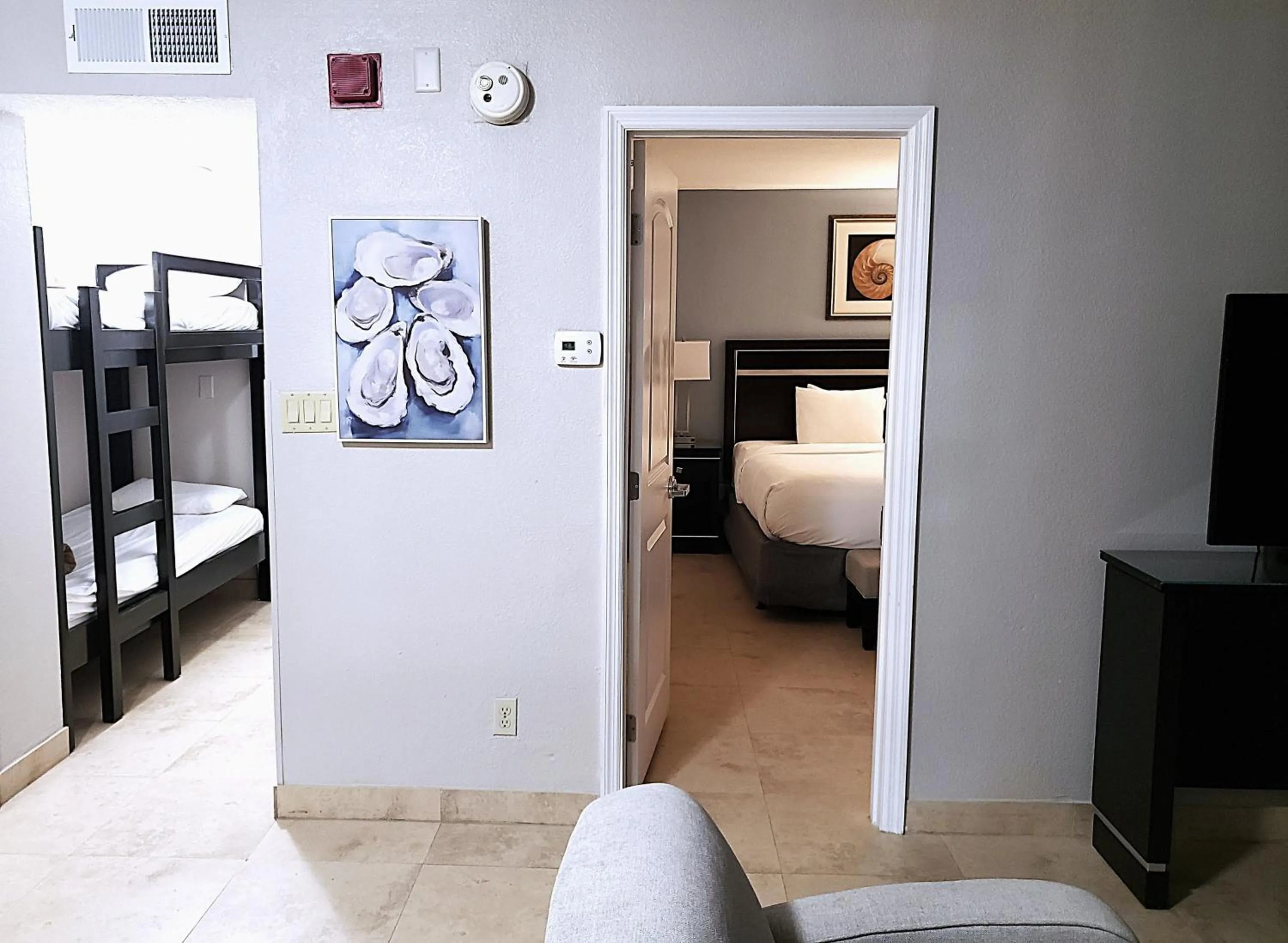 Bedroom, Bed in Radisson Suite Hotel Oceanfront