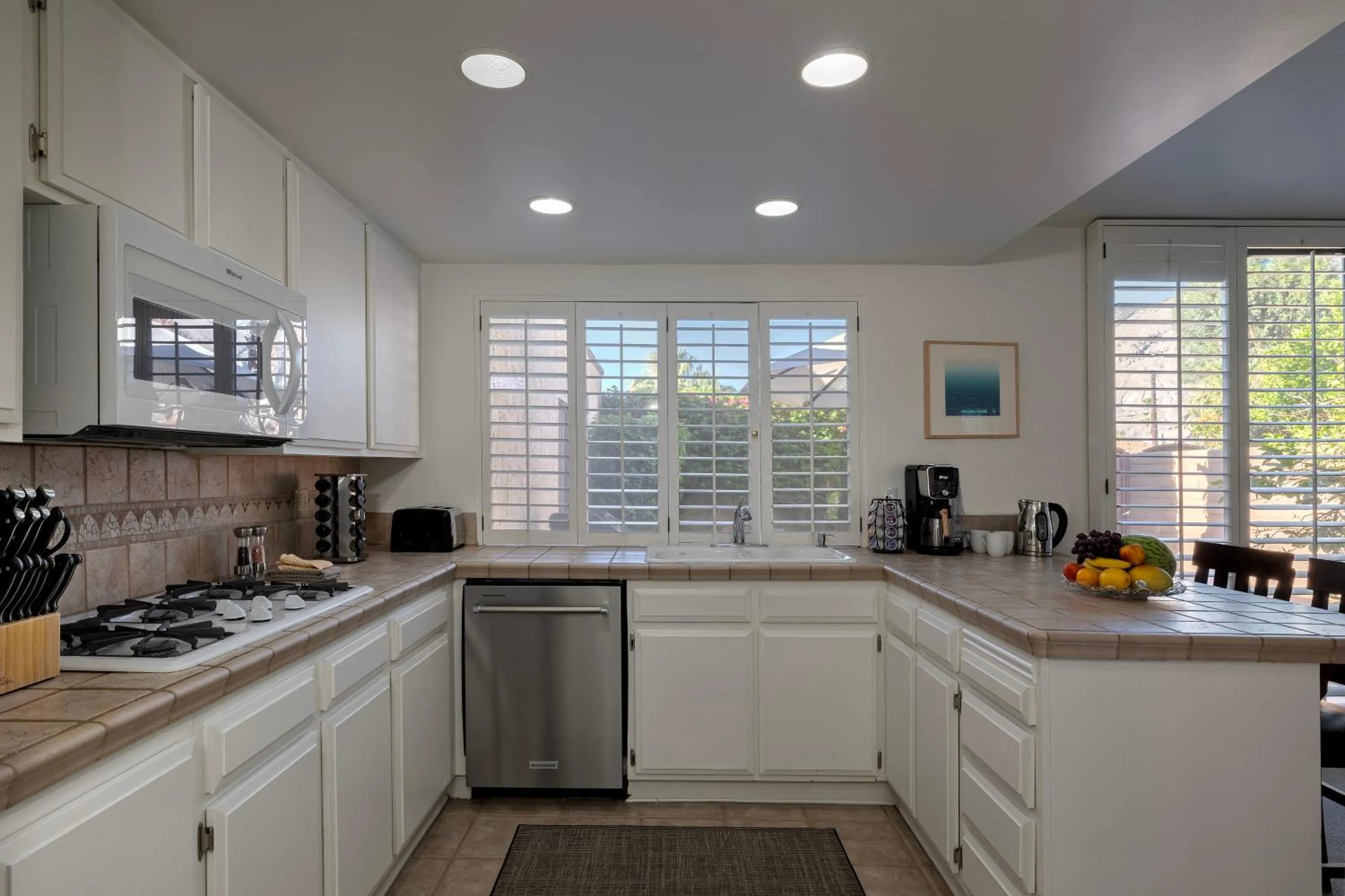 Coffee/tea facilities in Sundance Villas by Private Villa Management