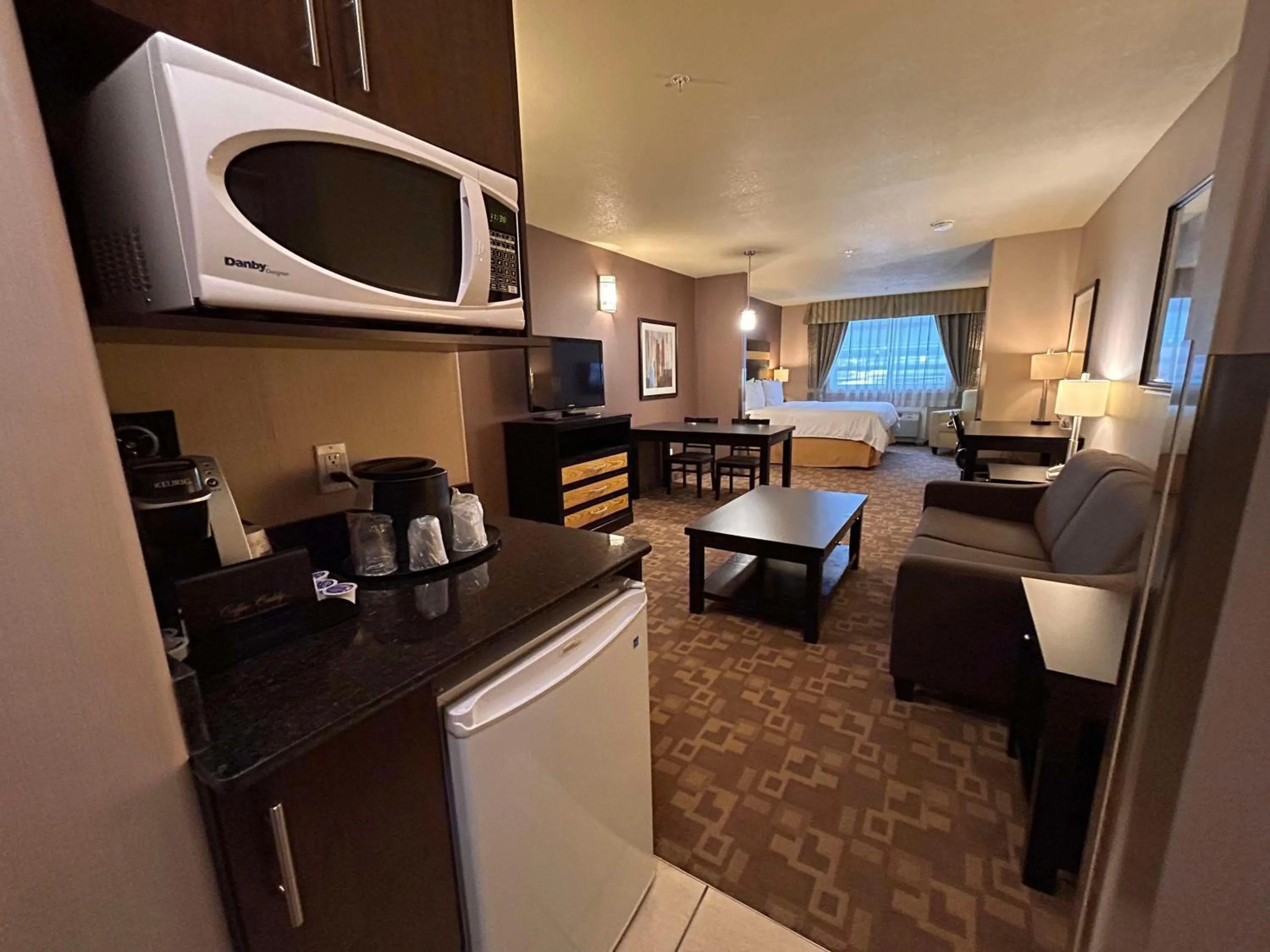 Bedroom, Bed in Holiday Inn Express and Suites Dawson Creek, an IHG Hotel