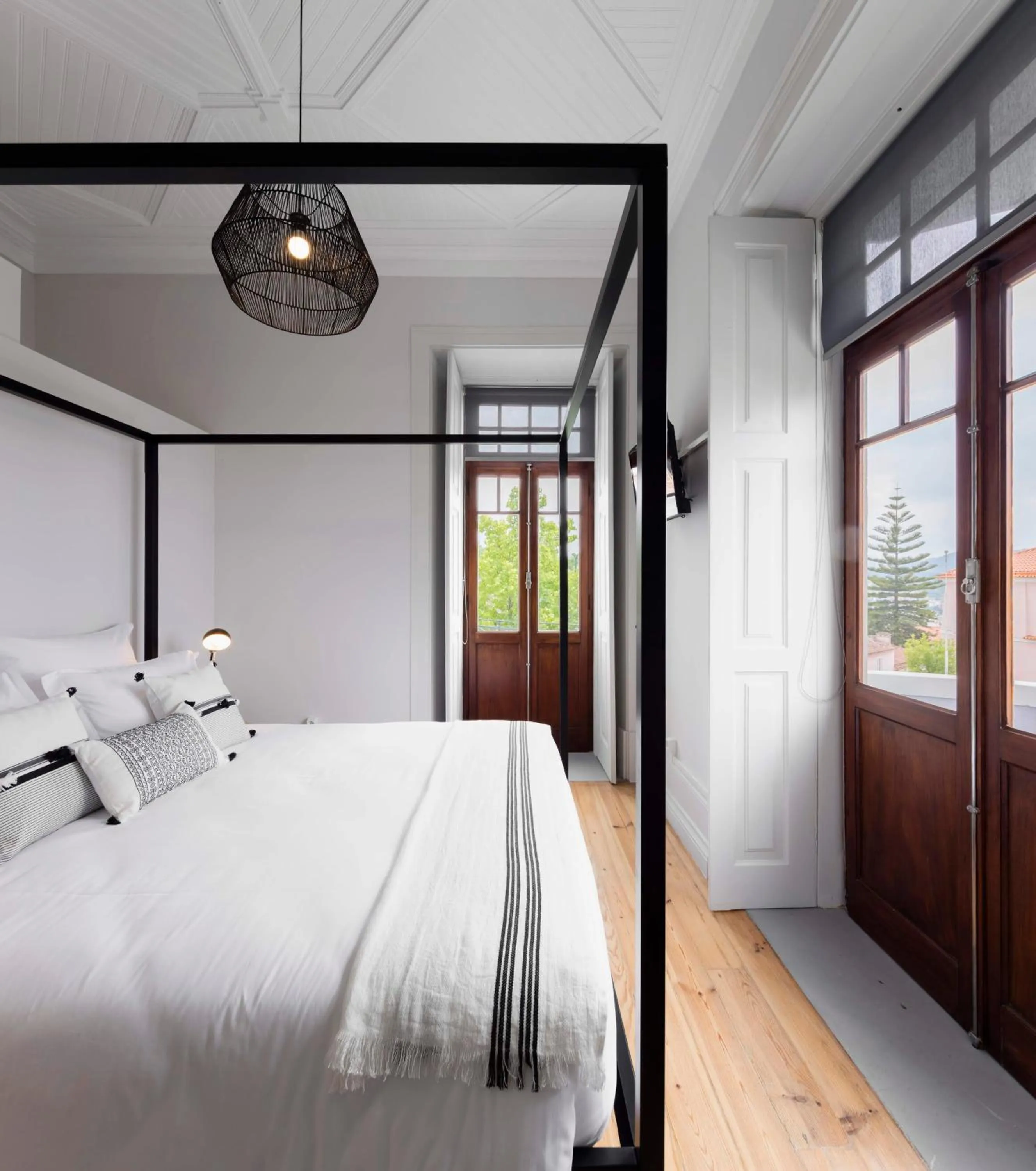 View (from property/room), Bed in Penedo da Saudade Suites & Hostel