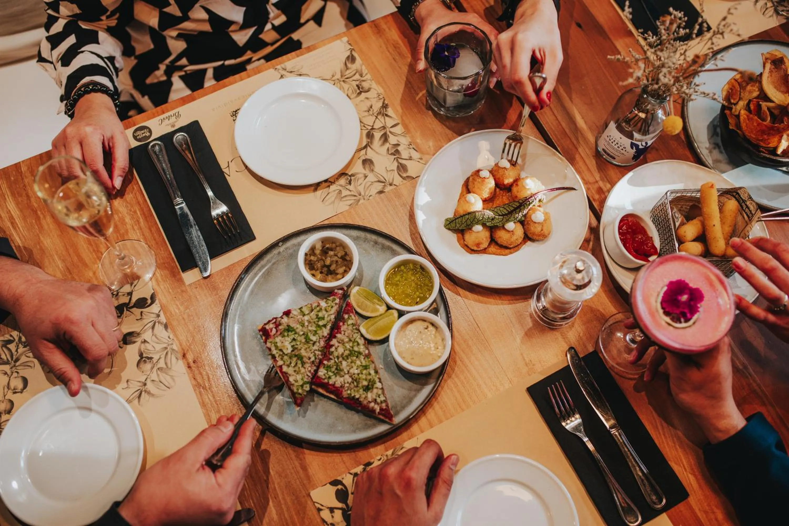 Restaurant/places to eat in Hotel Puerta del Sur