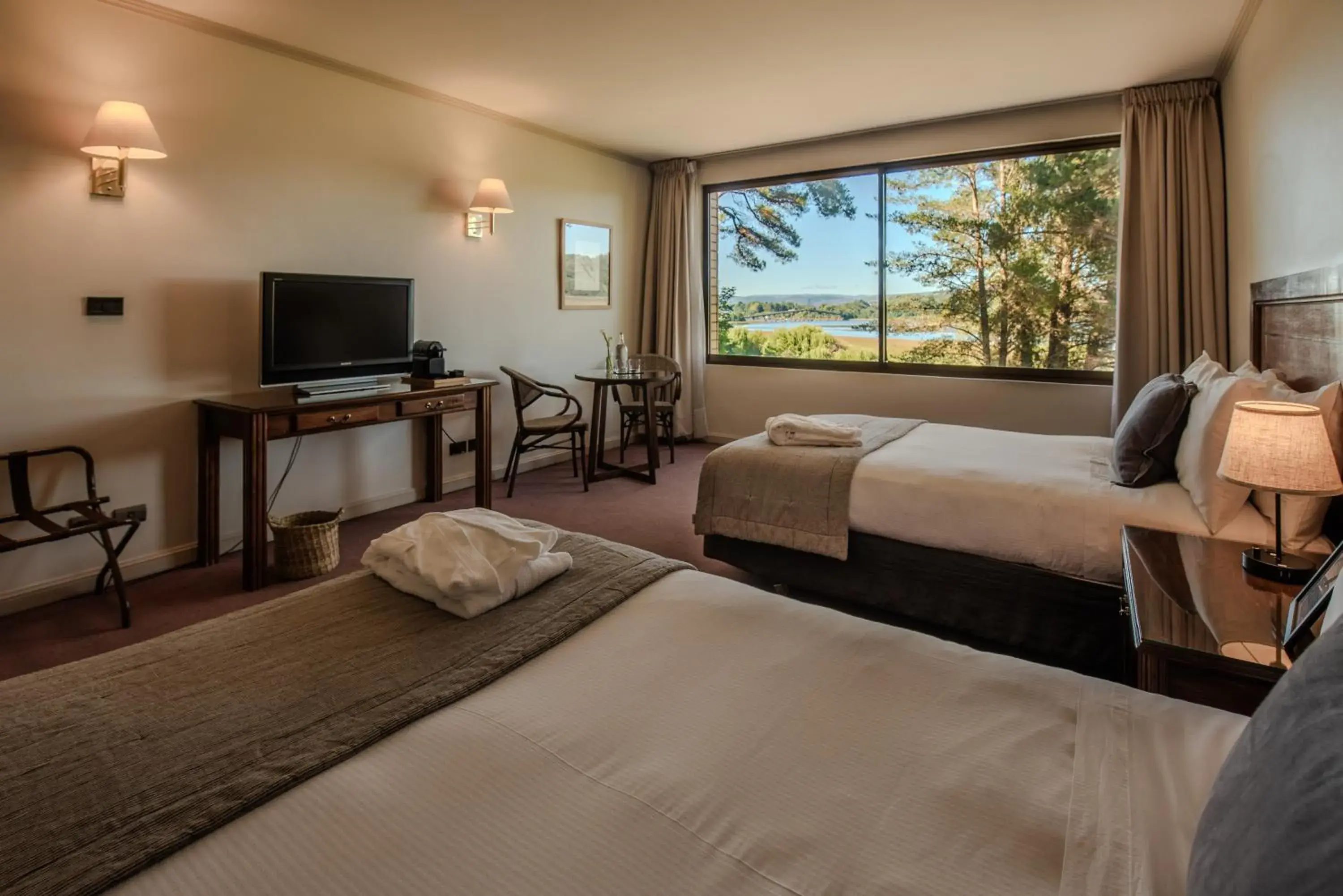 Superior Twin Room in Hotel Puerta del Sur Superior Twin Room in Hotel Puerta del Sur