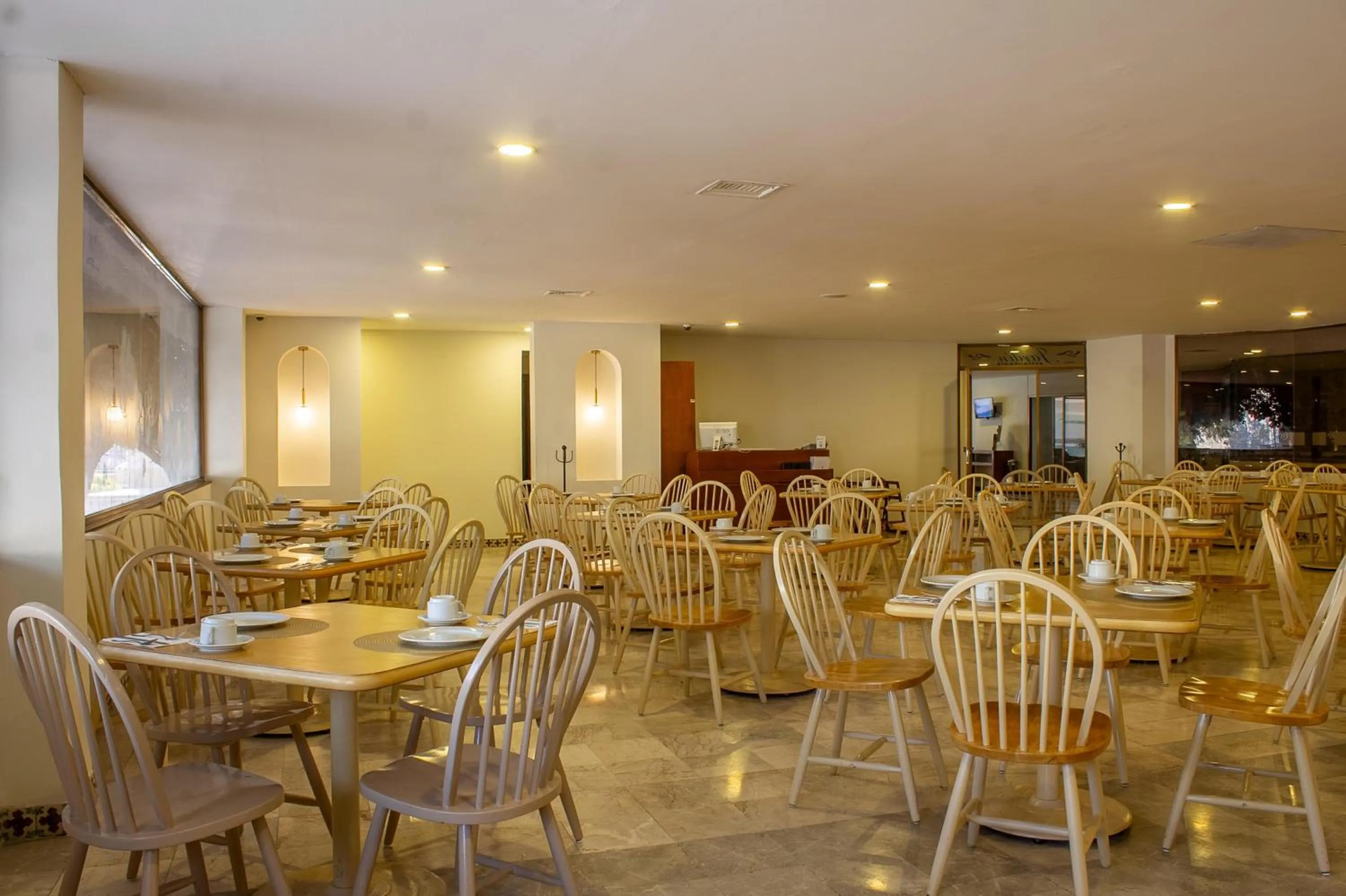Restaurant/places to eat in Best Western PLUS Plaza Florida & Tower
