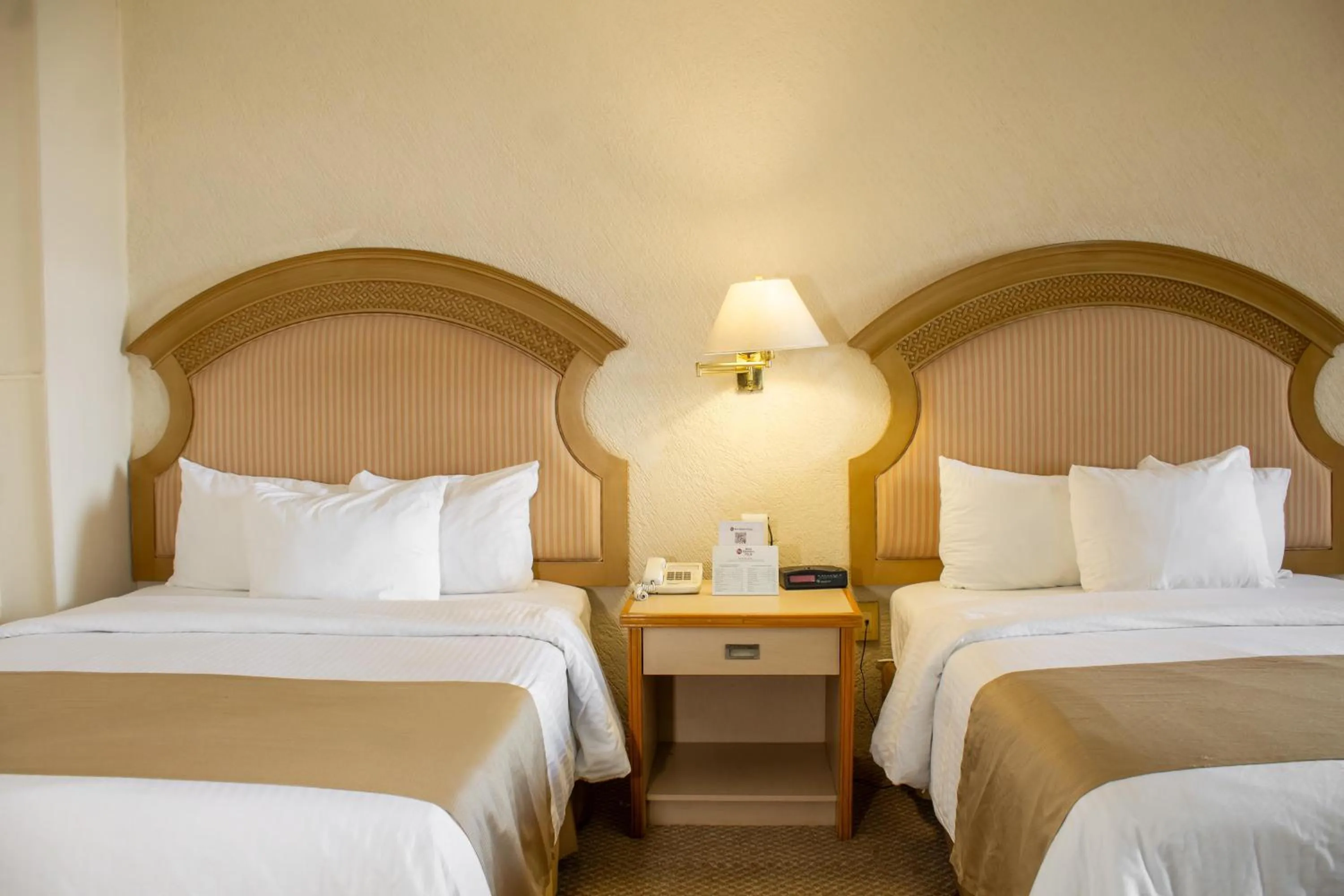 Bedroom, Bed in Best Western PLUS Plaza Florida & Tower