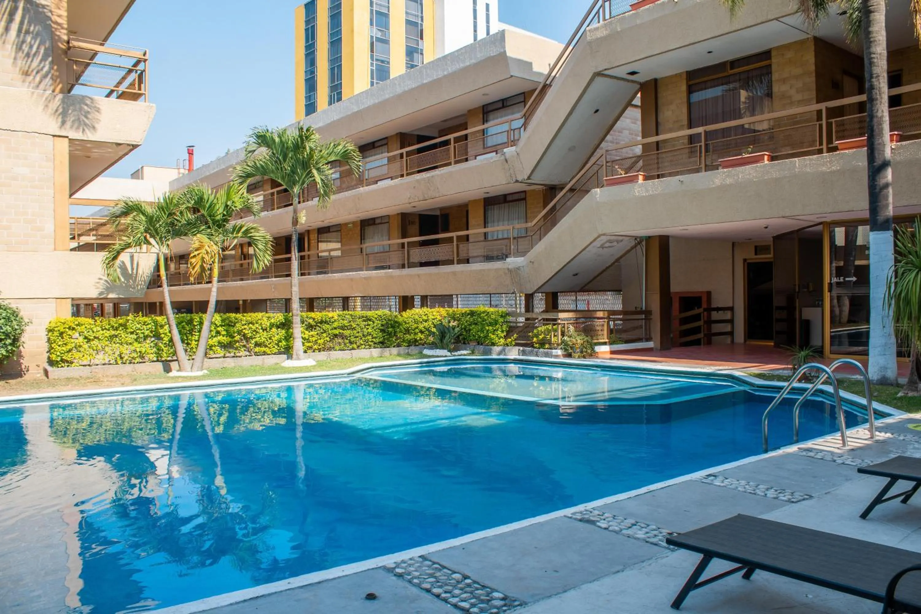 Pool view in Best Western PLUS Plaza Florida & Tower
