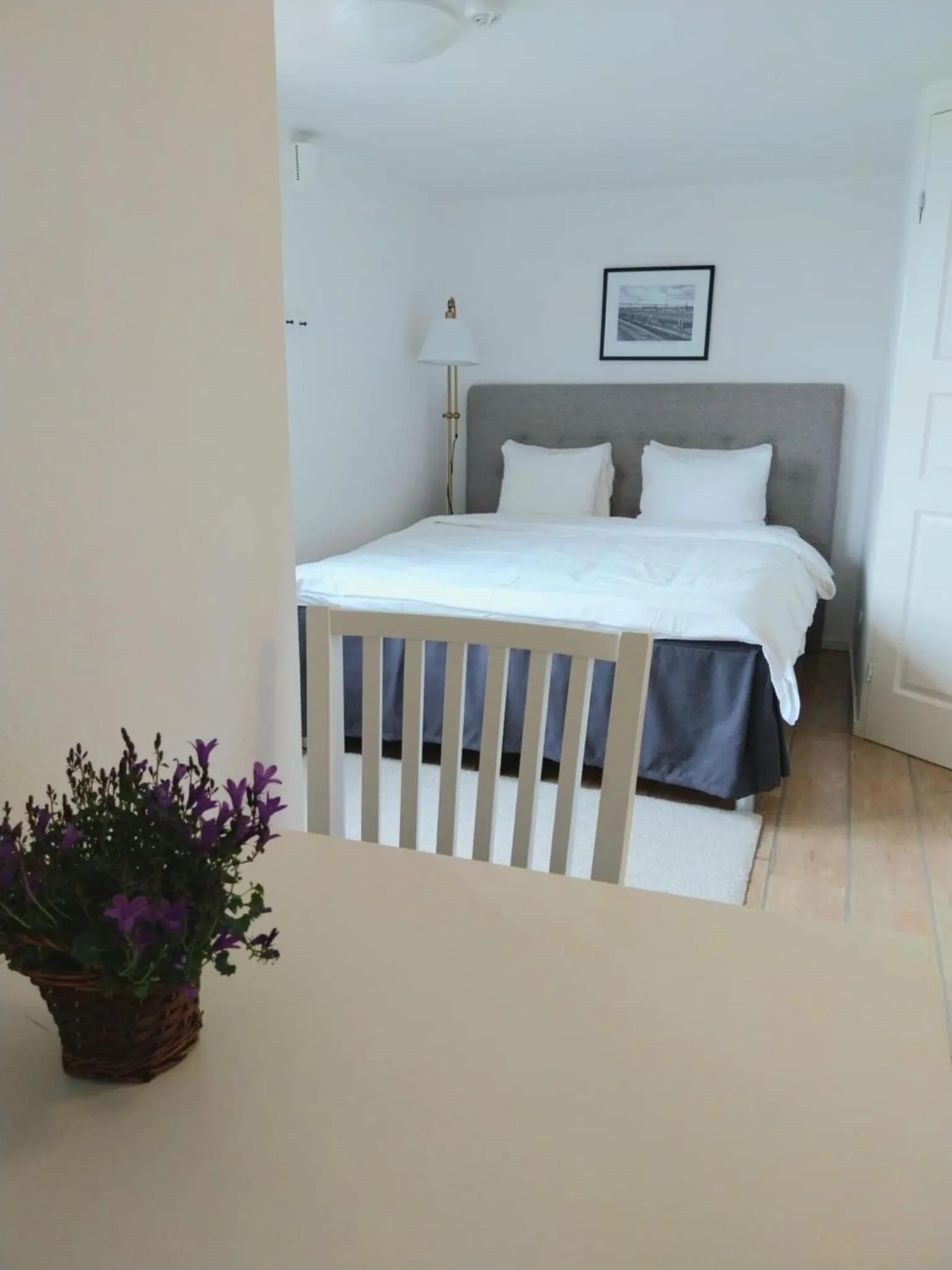 Photo of the whole room, Bed in Gårdshotellet