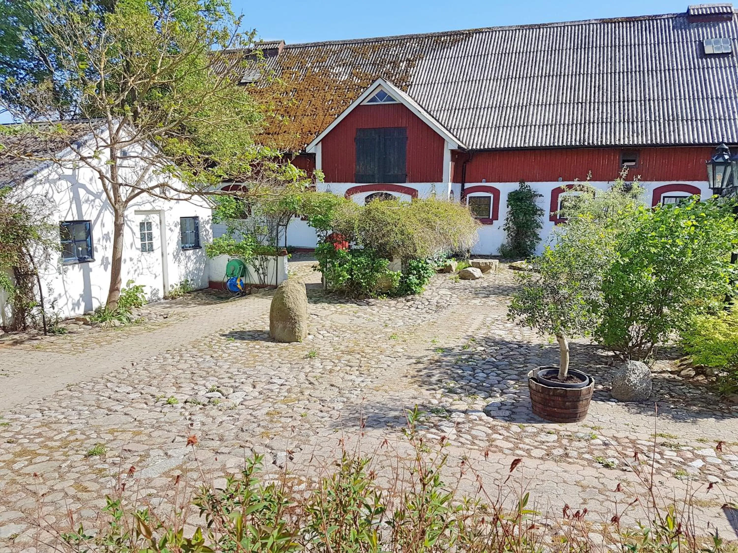 Garden view in Gårdshotellet
