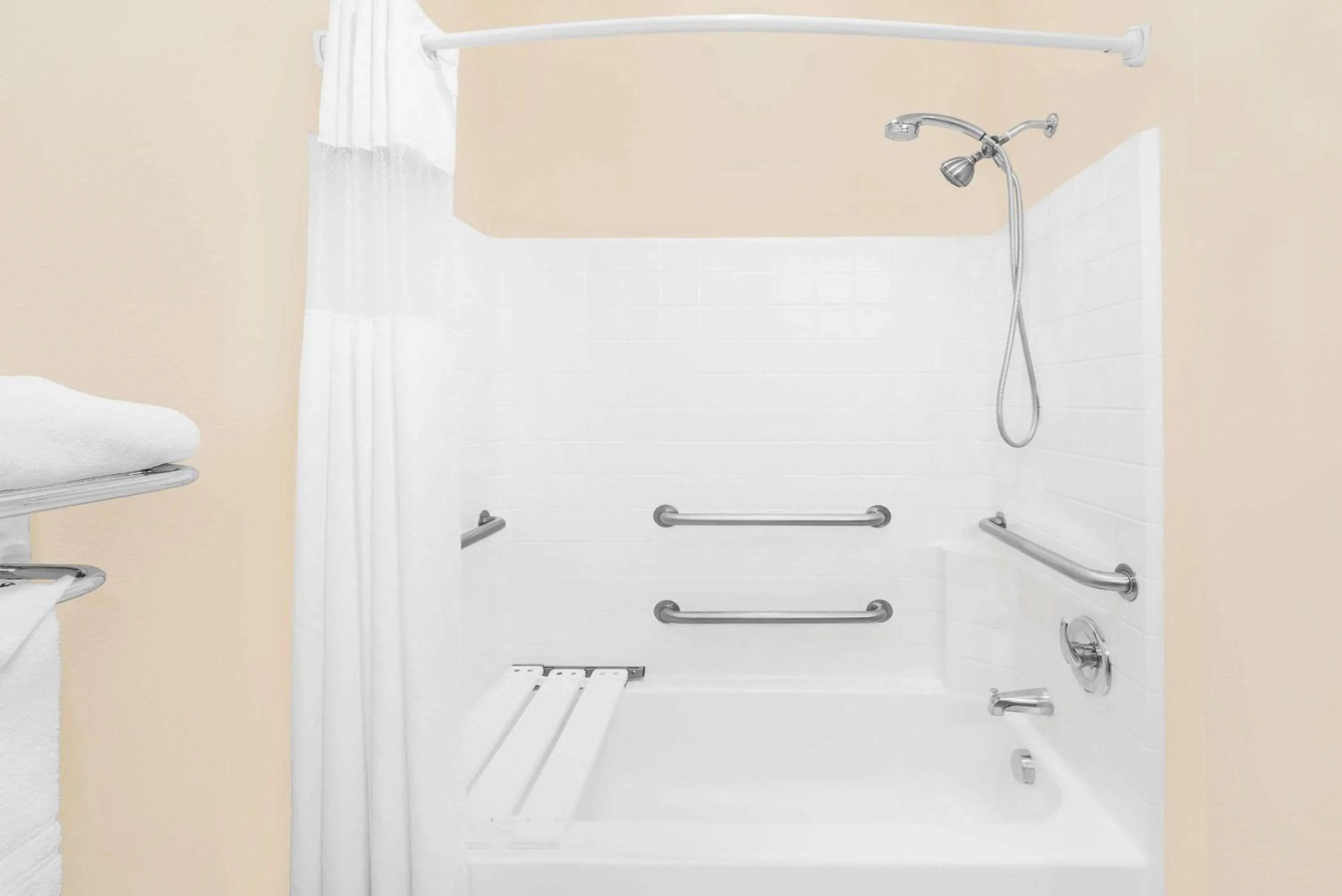 Bathroom in Microtel Inn & Suites by Wyndham Corpus Christi/Aransas Pass