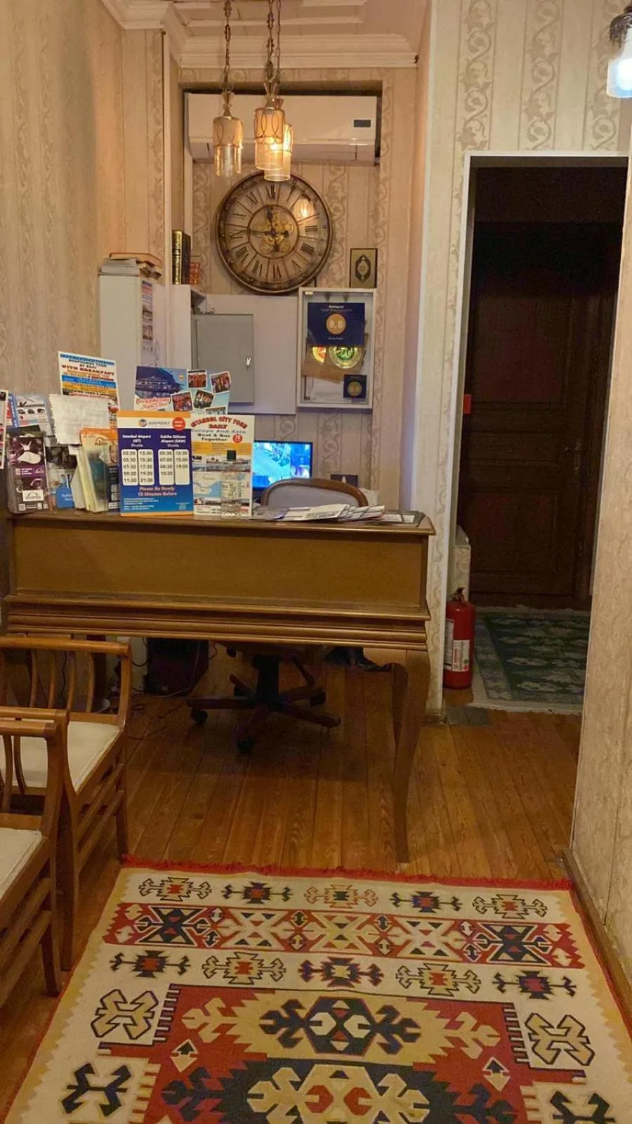 Lobby or reception, TV/Entertainment Center in Nuray Hotel