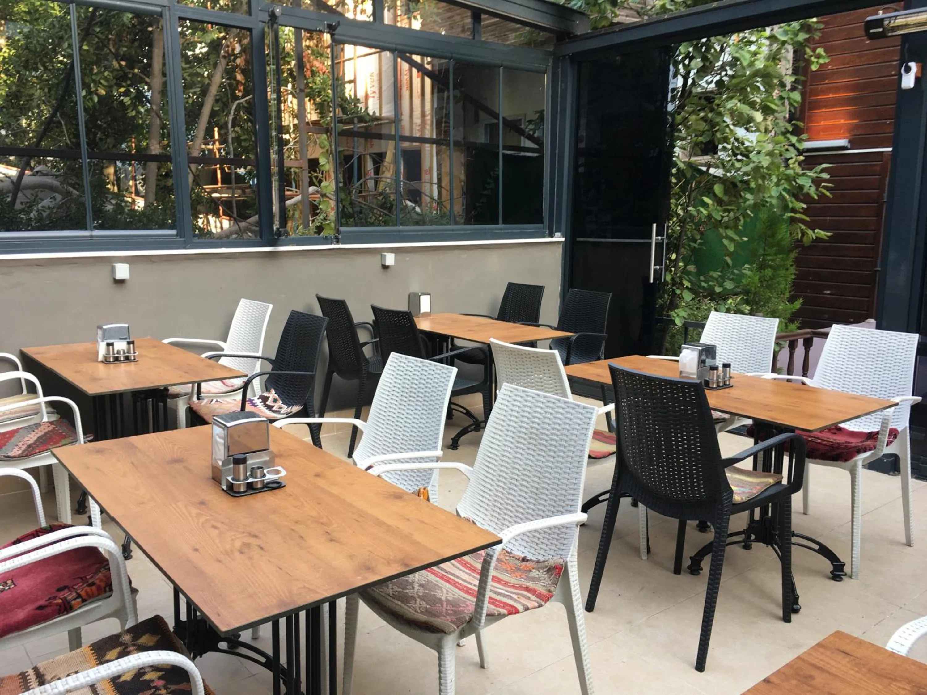 Spring, Restaurant/Places to Eat in Nuray Hotel