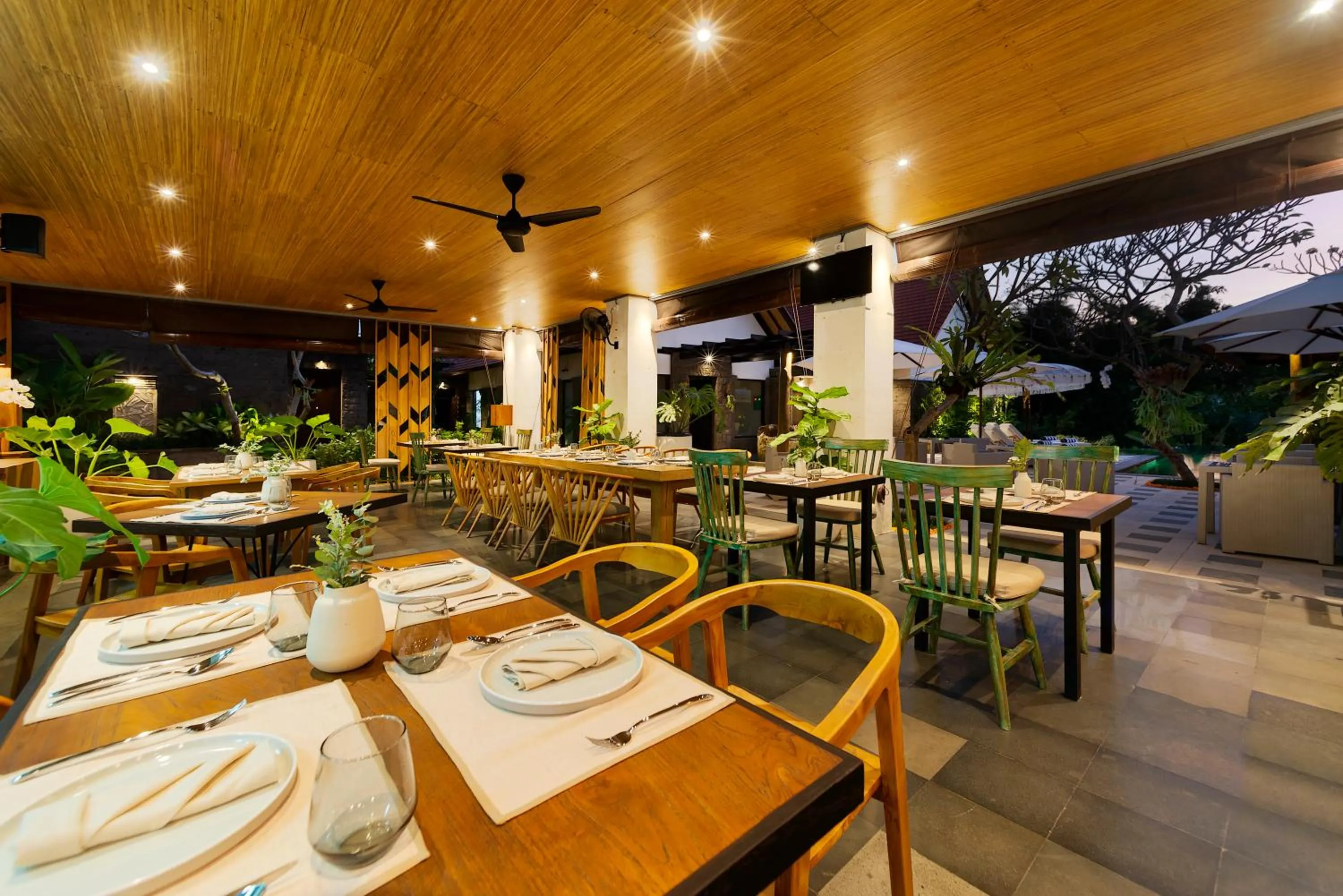 Restaurant/places to eat in Adepa Resort