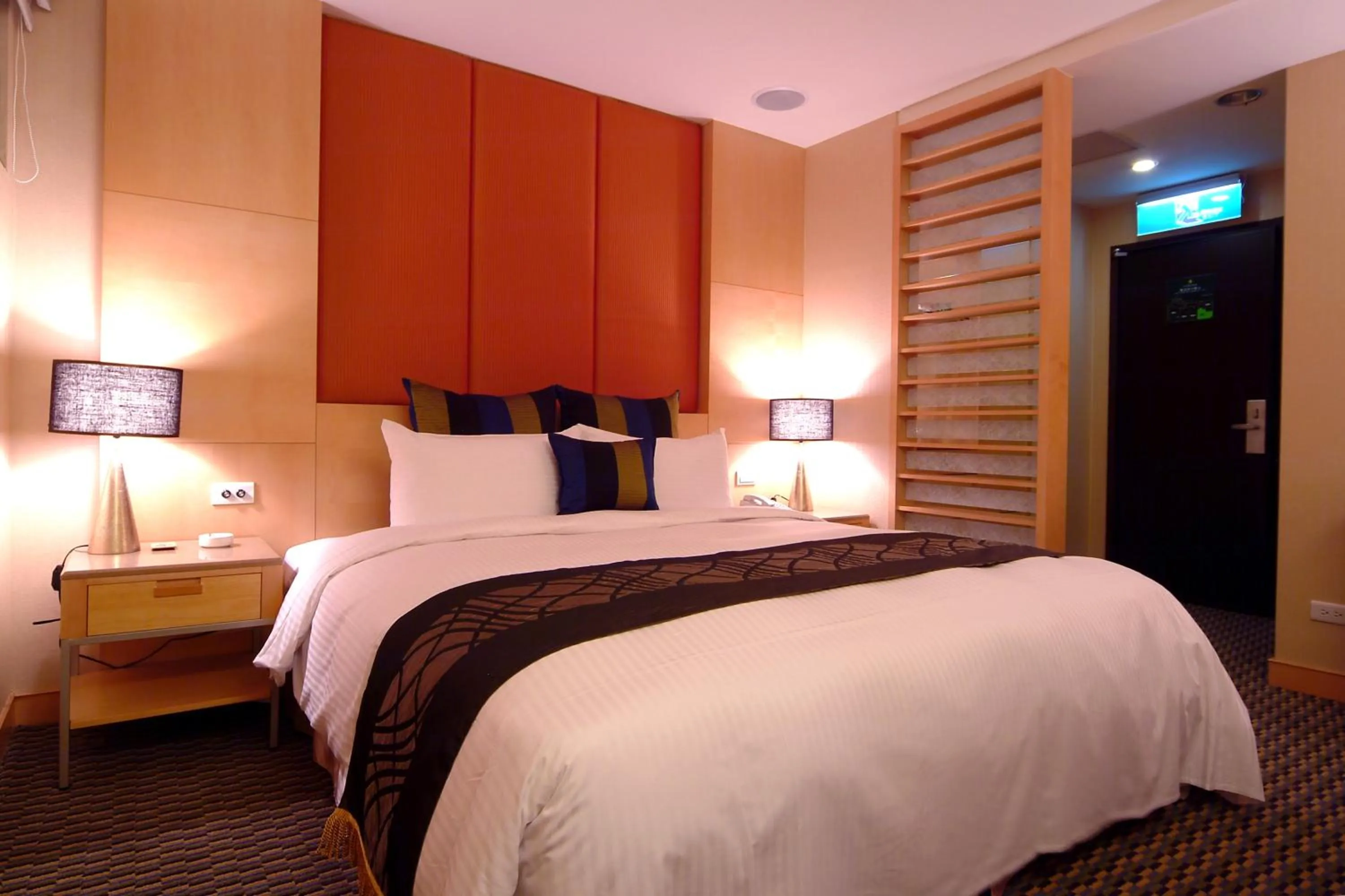 Bedroom, Bed in Jingan Classic Inn