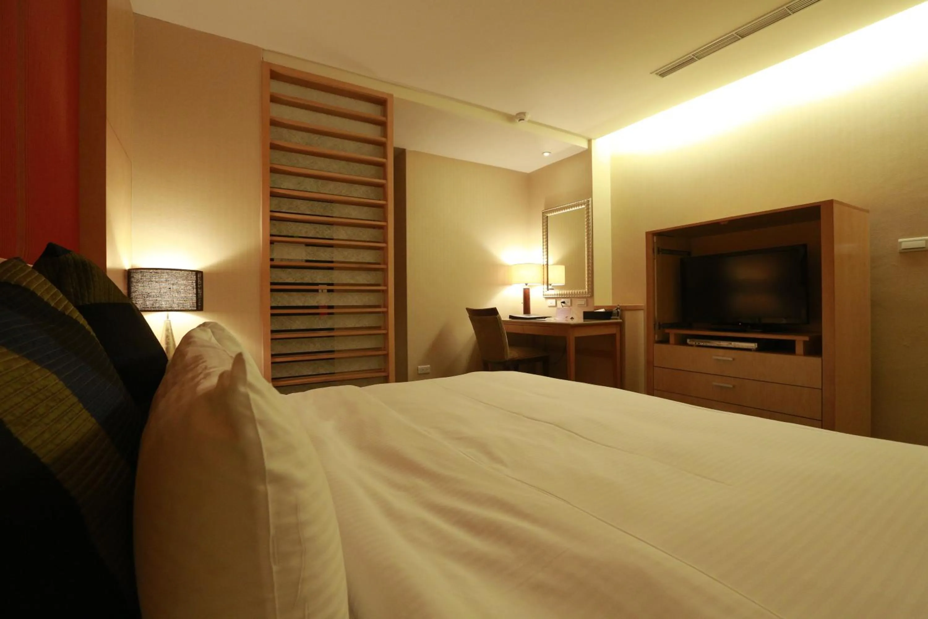 Bed in Jingan Classic Inn