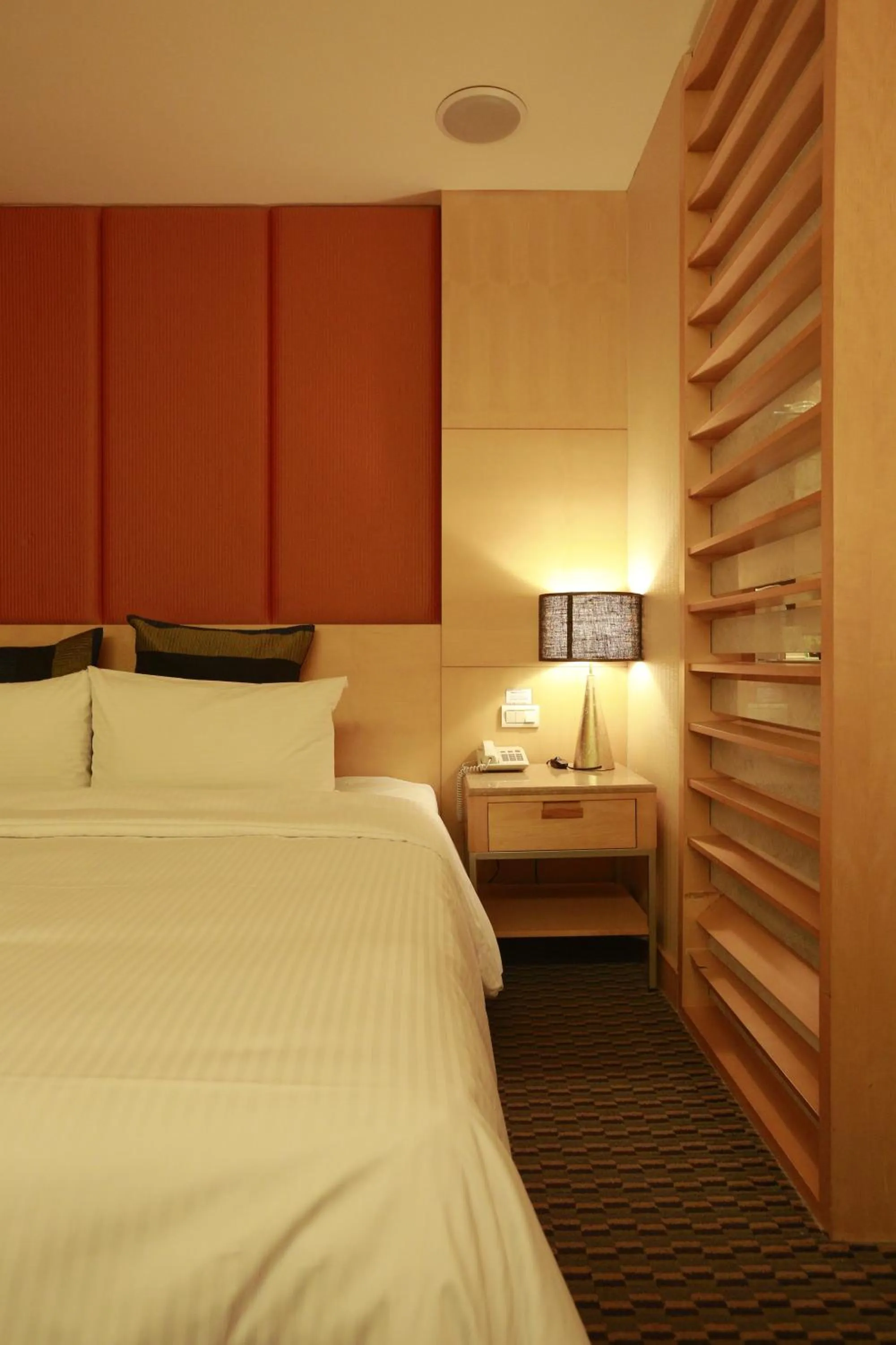 Bed in Jingan Classic Inn