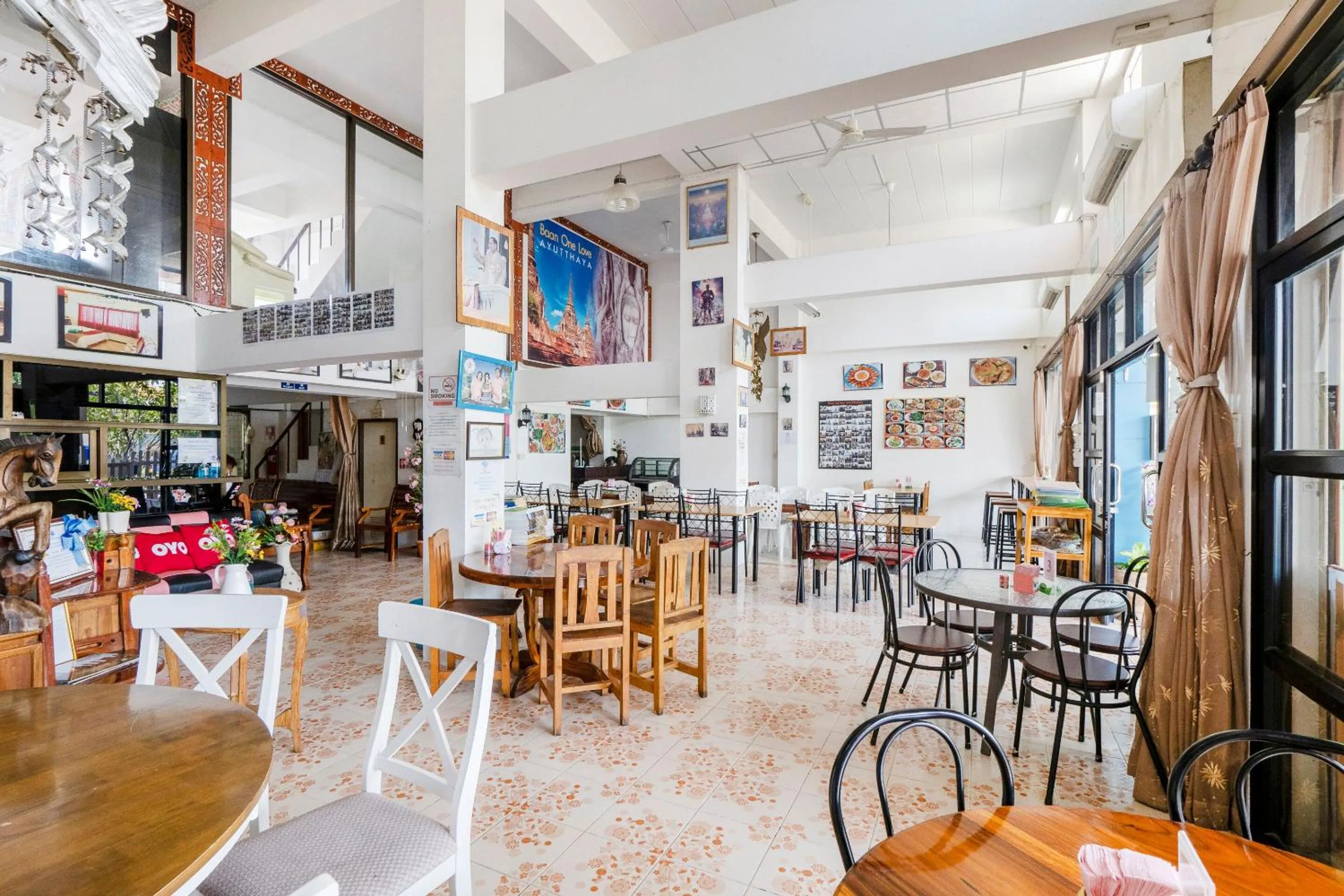 Restaurant/Places to Eat in OYO 906 Bann One Love