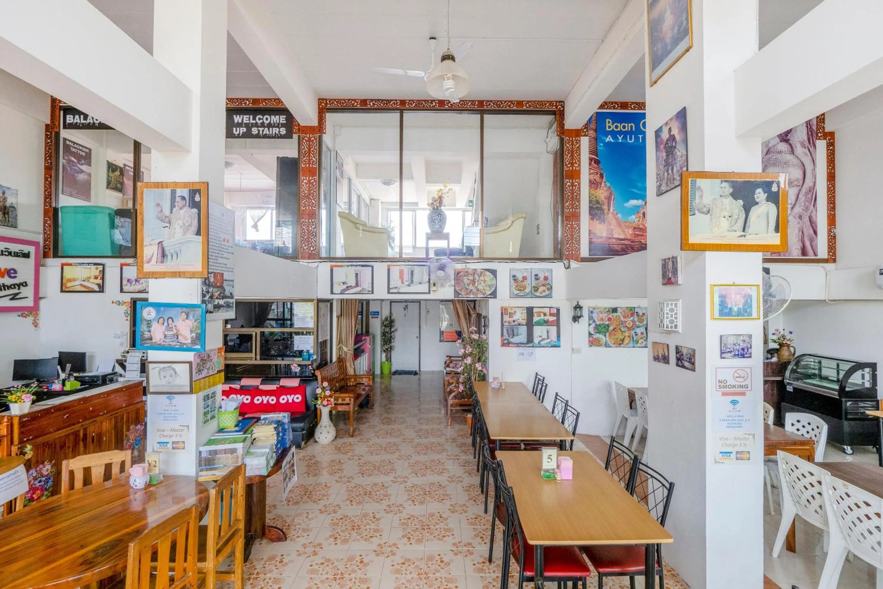 Restaurant/Places to Eat in OYO 906 Bann One Love