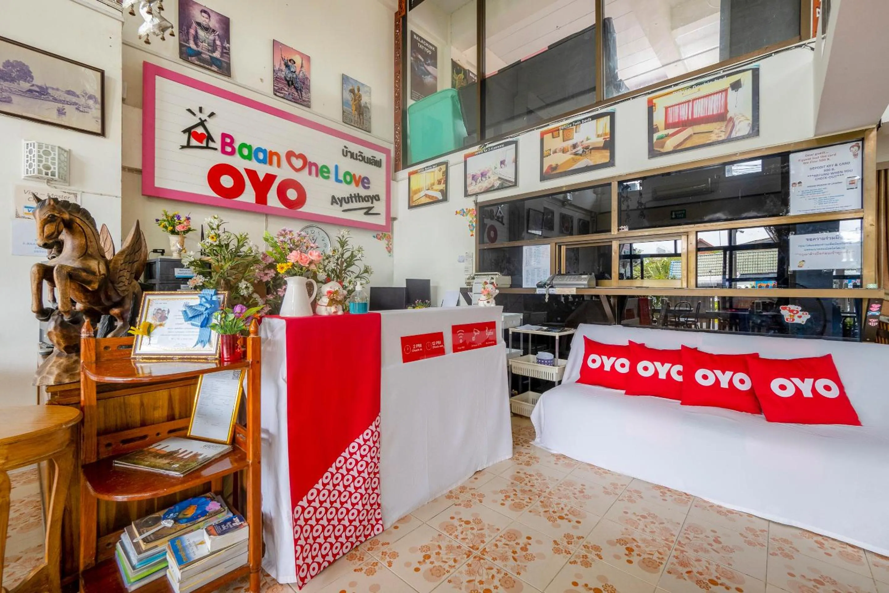 Lobby or reception in OYO 906 Bann One Love