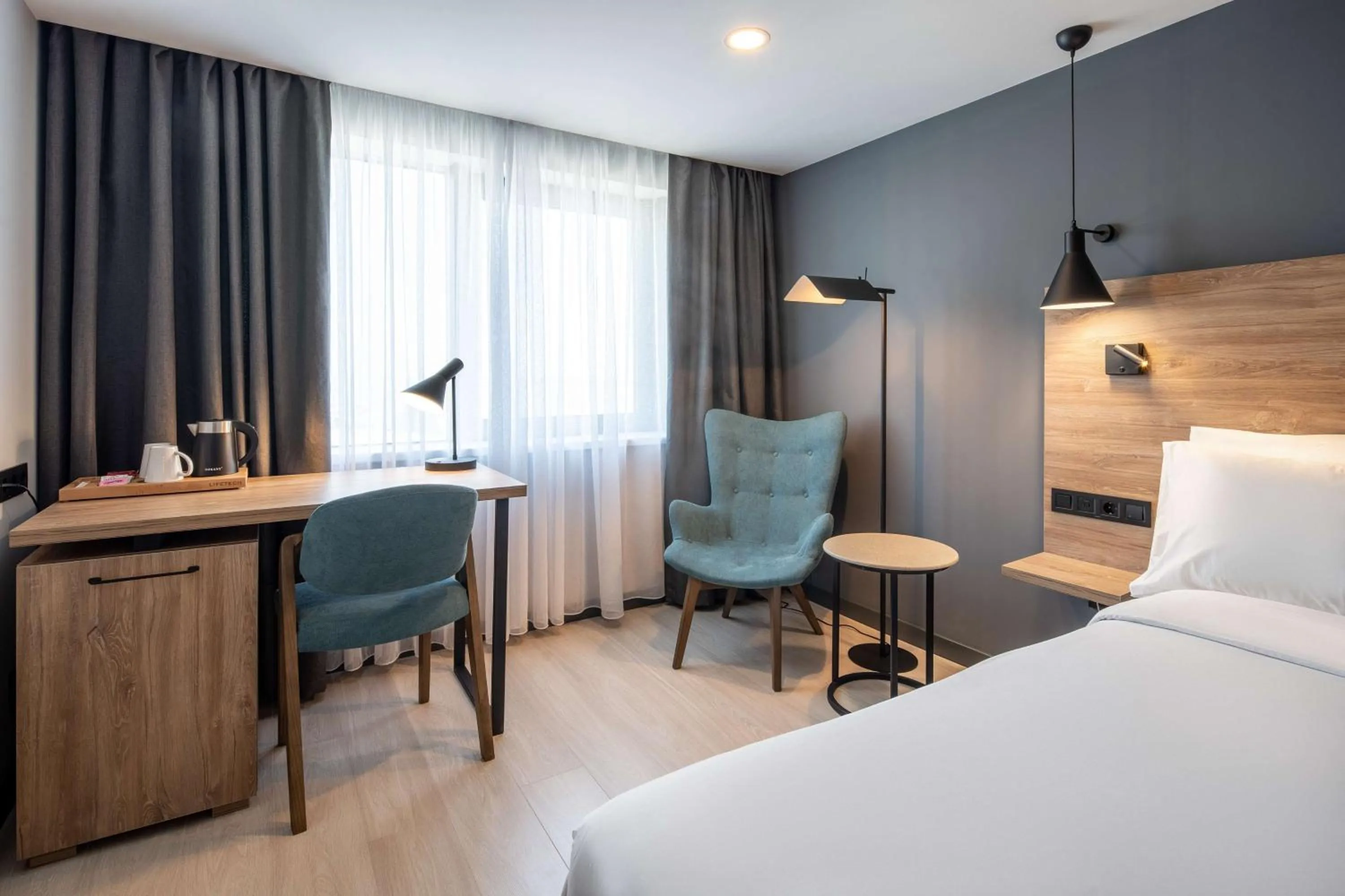 Coffee/tea facilities, Bed in Radisson Hotel Baku