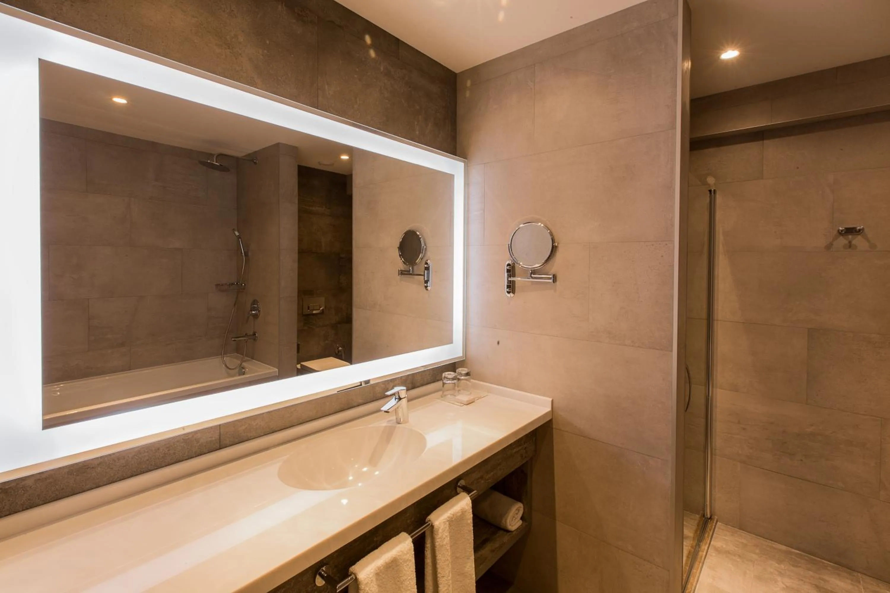 Shower in Radisson Hotel Baku