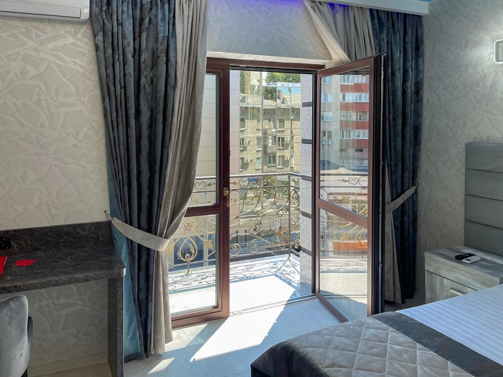City view, Bed in Prestige apart-hotel