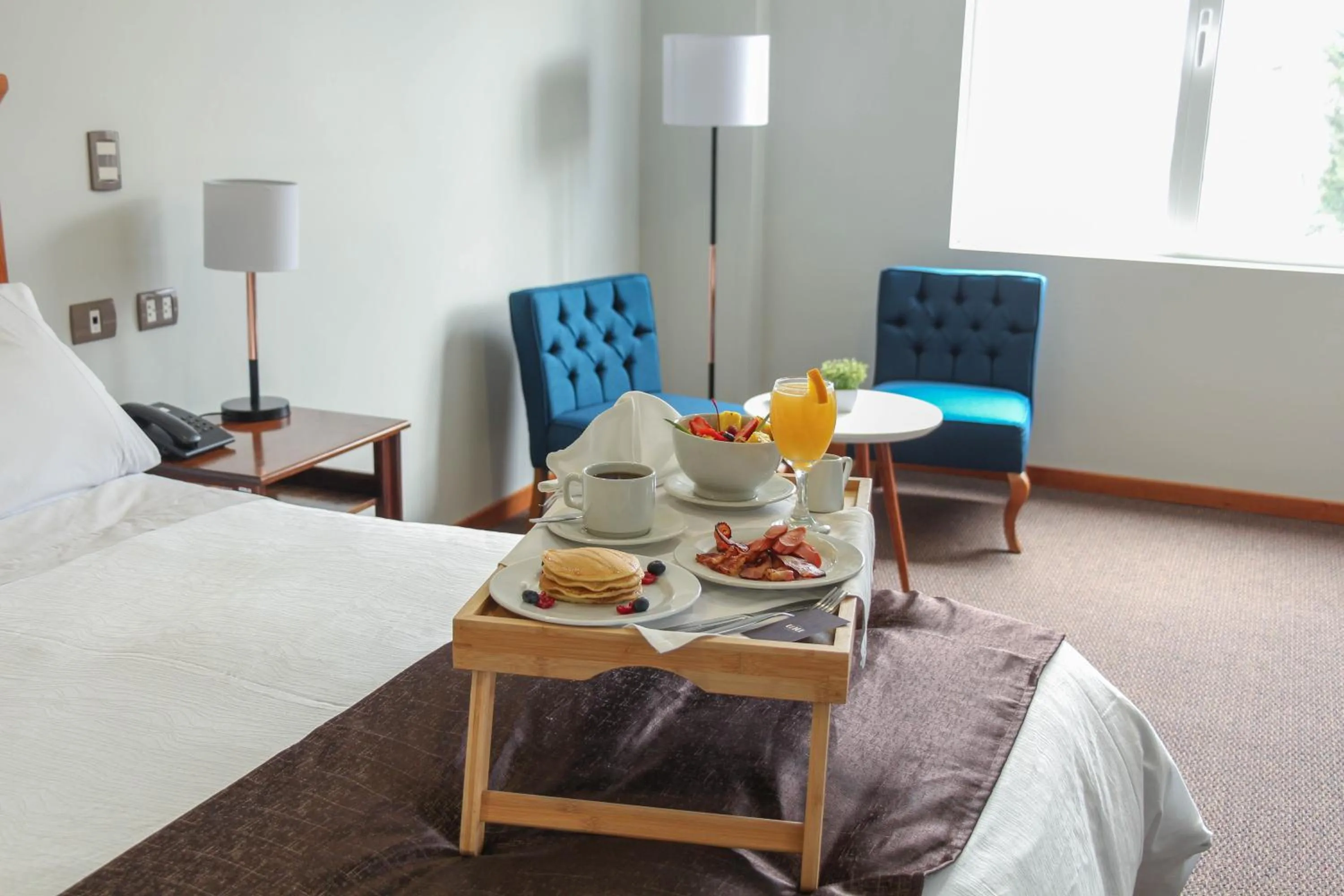 Breakfast, Bed in Hotel Unu