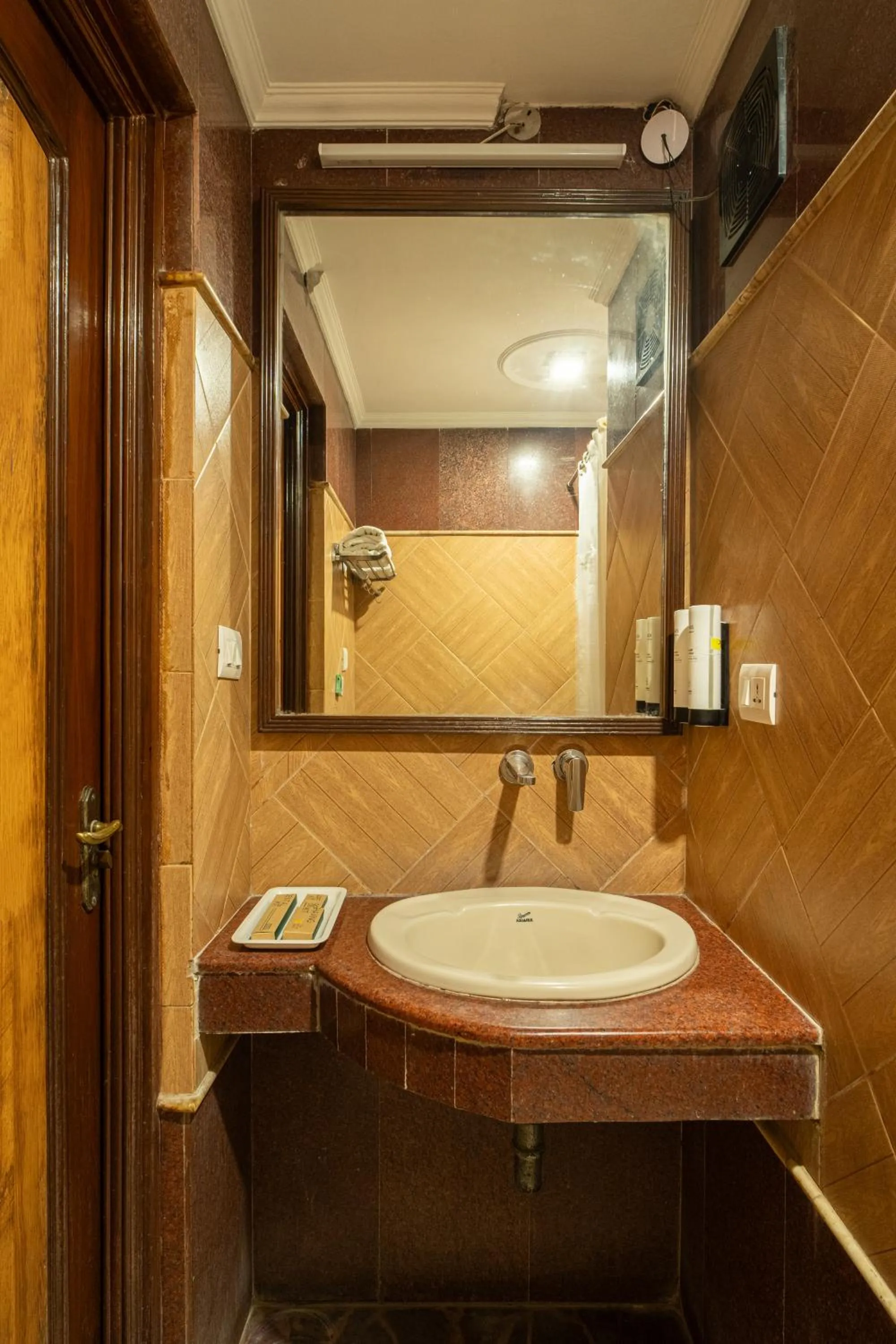 Bathroom in Hotel Sunstar Grand