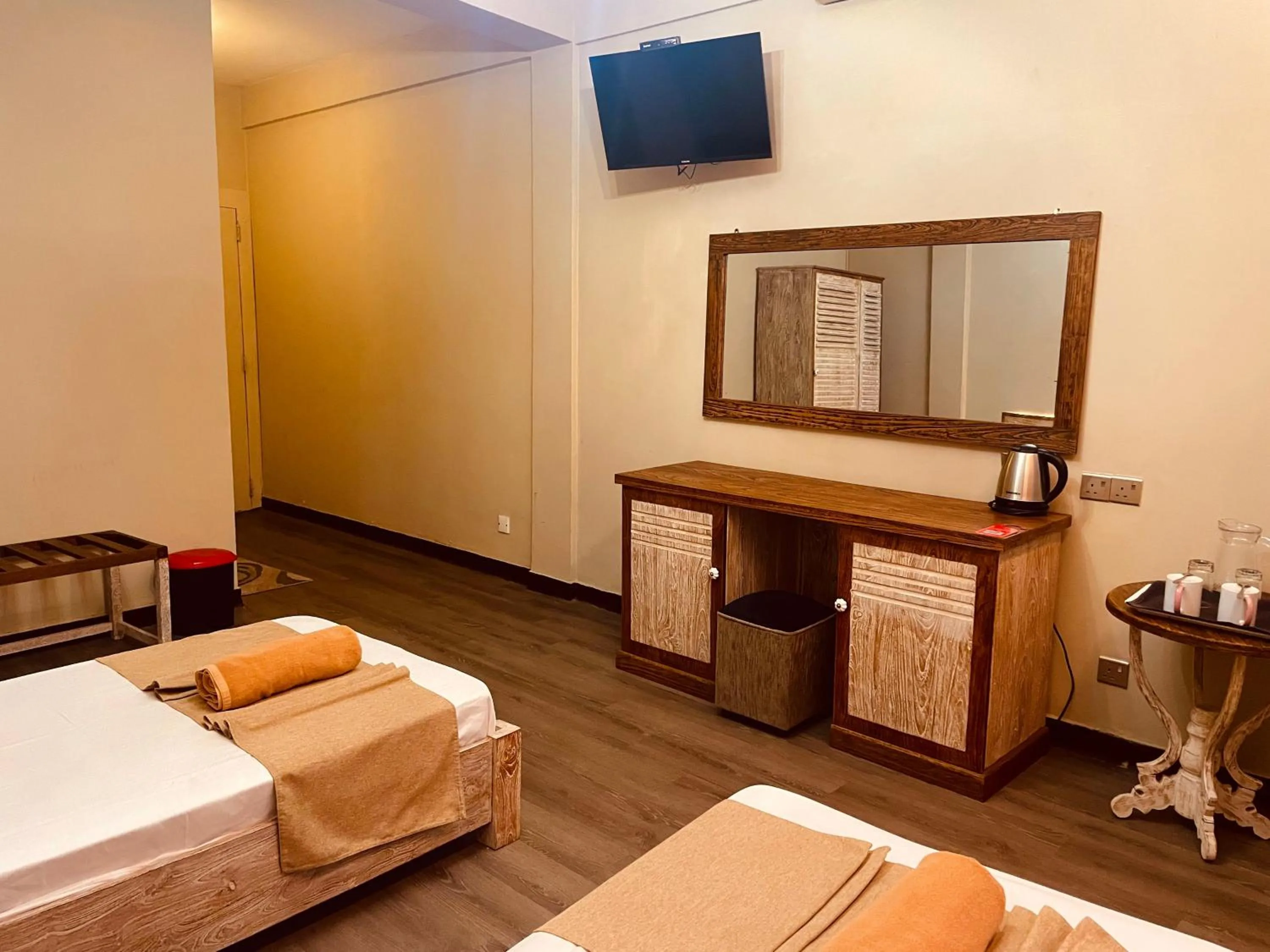 Bedroom, Bed in Omega Regency Colombo