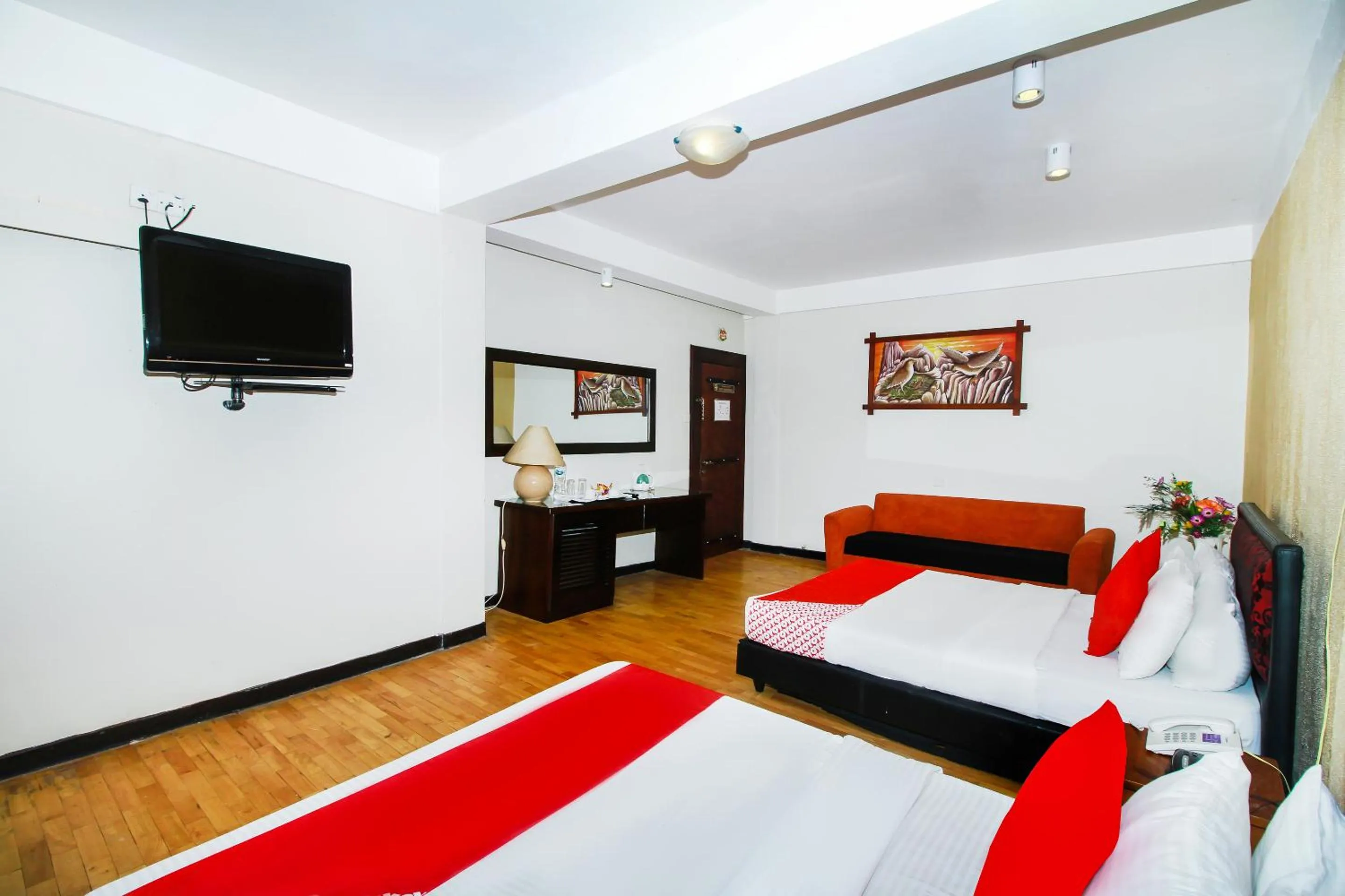 Bedroom, Bed in Omega Regency Colombo