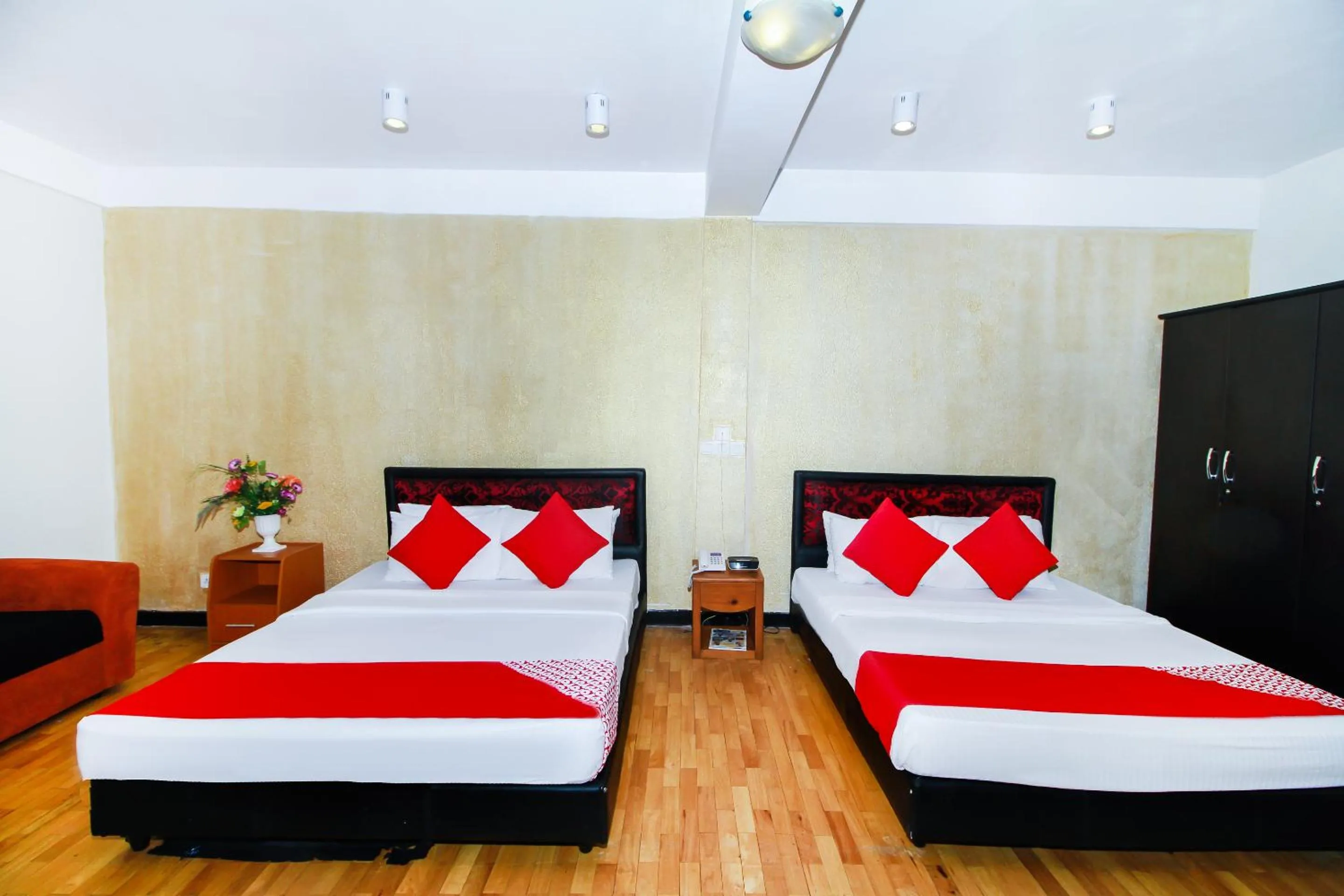 Bedroom, Bed in Omega Regency Colombo
