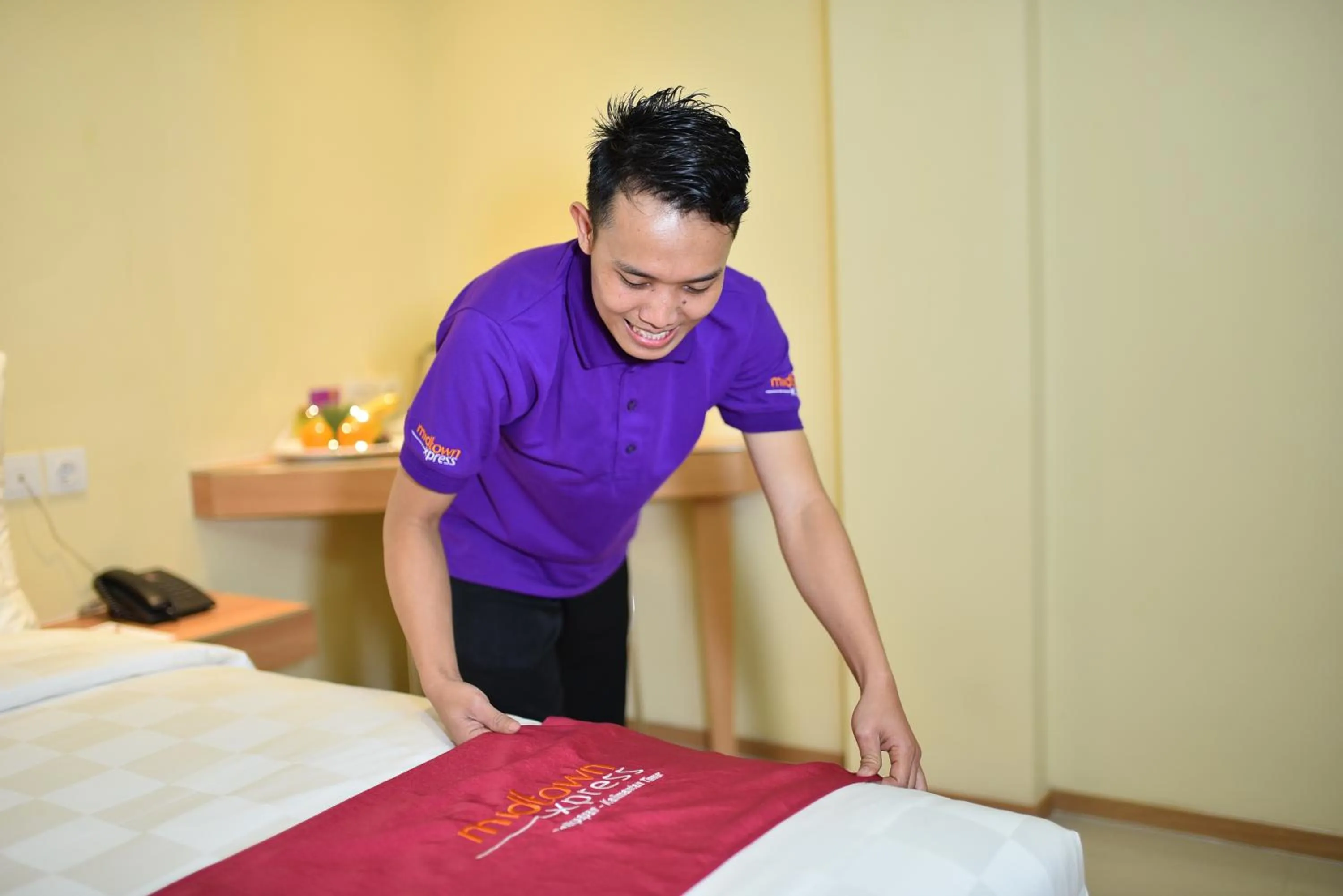 Staff, Bed in Midtown Xpress Balikpapan
