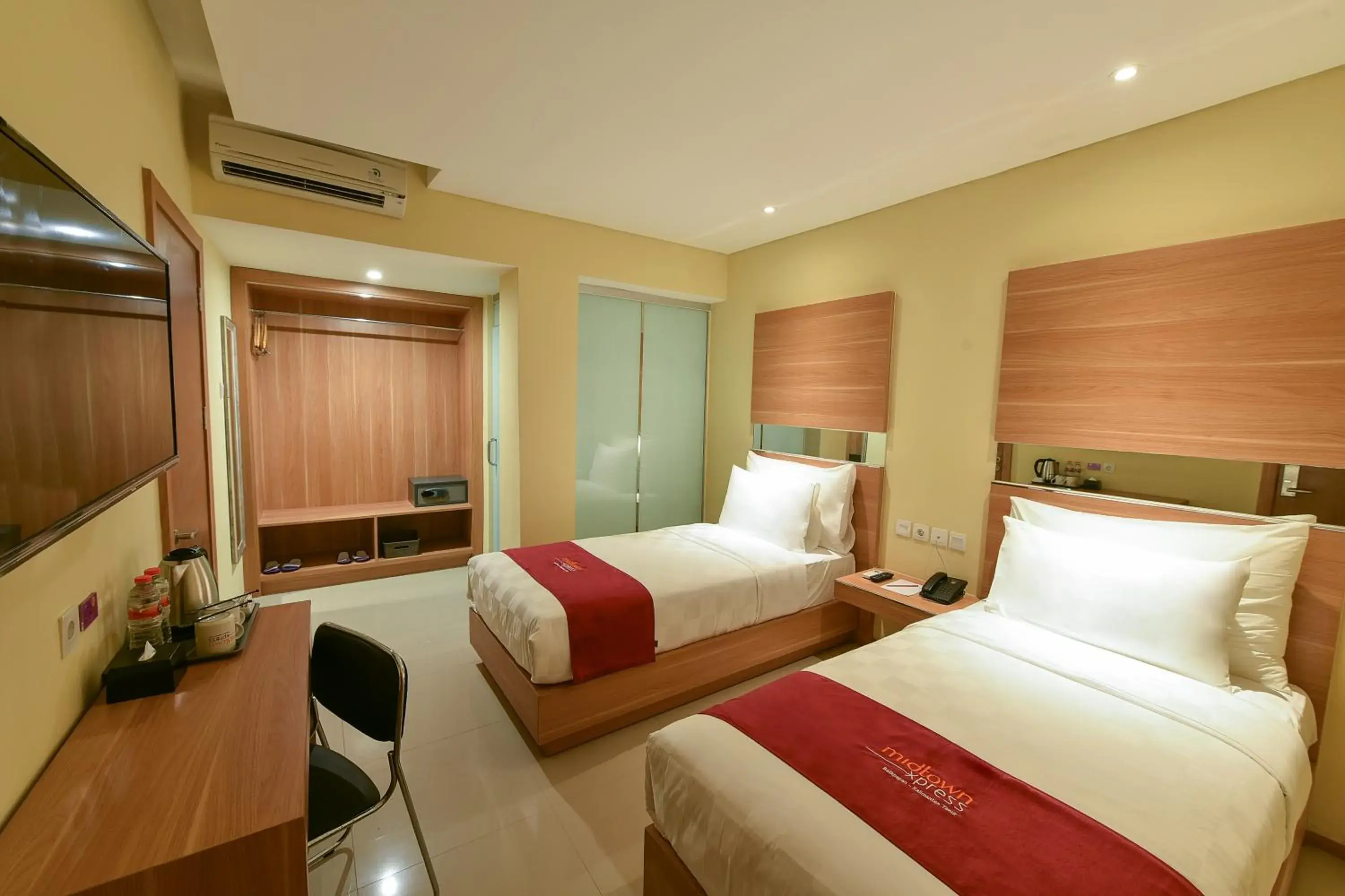 Superior Double or Twin Room in Midtown Xpress Balikpapan Superior Double or Twin Room in Midtown Xpress Balikpapan